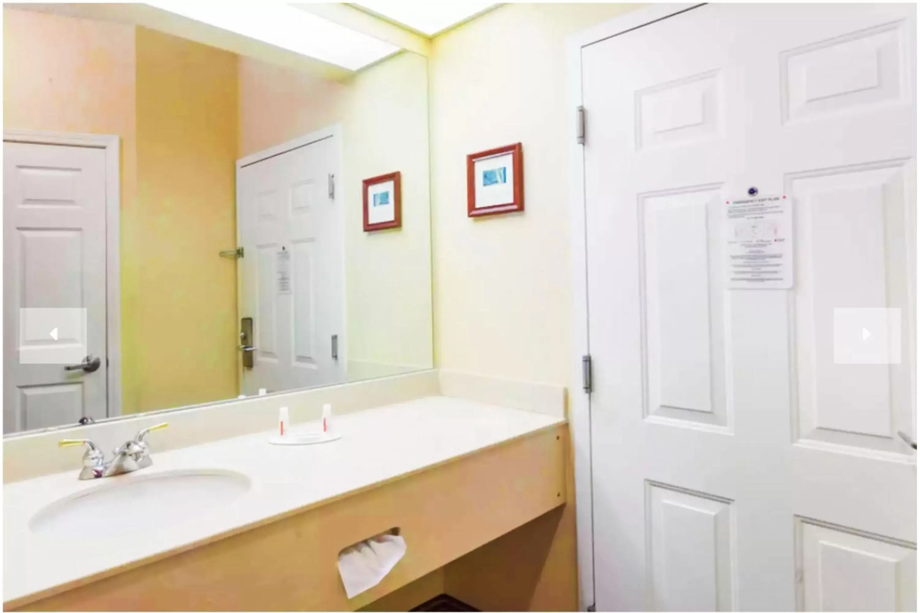 Double Room with Two Double Beds - Non-Smoking in Baymont by Wyndham Columbia Maury Double Room with Two Double Beds - Non-Smoking in Baymont by Wyndham Columbia Maury