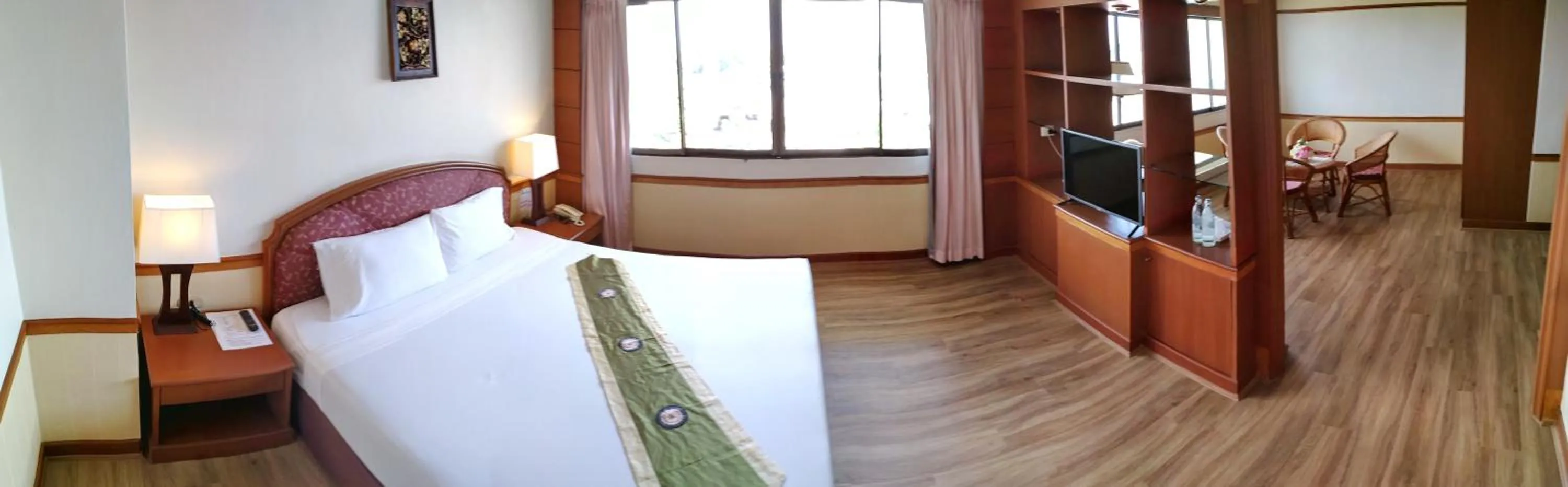 Photo of the whole room, Bed in Grand Park Hotel