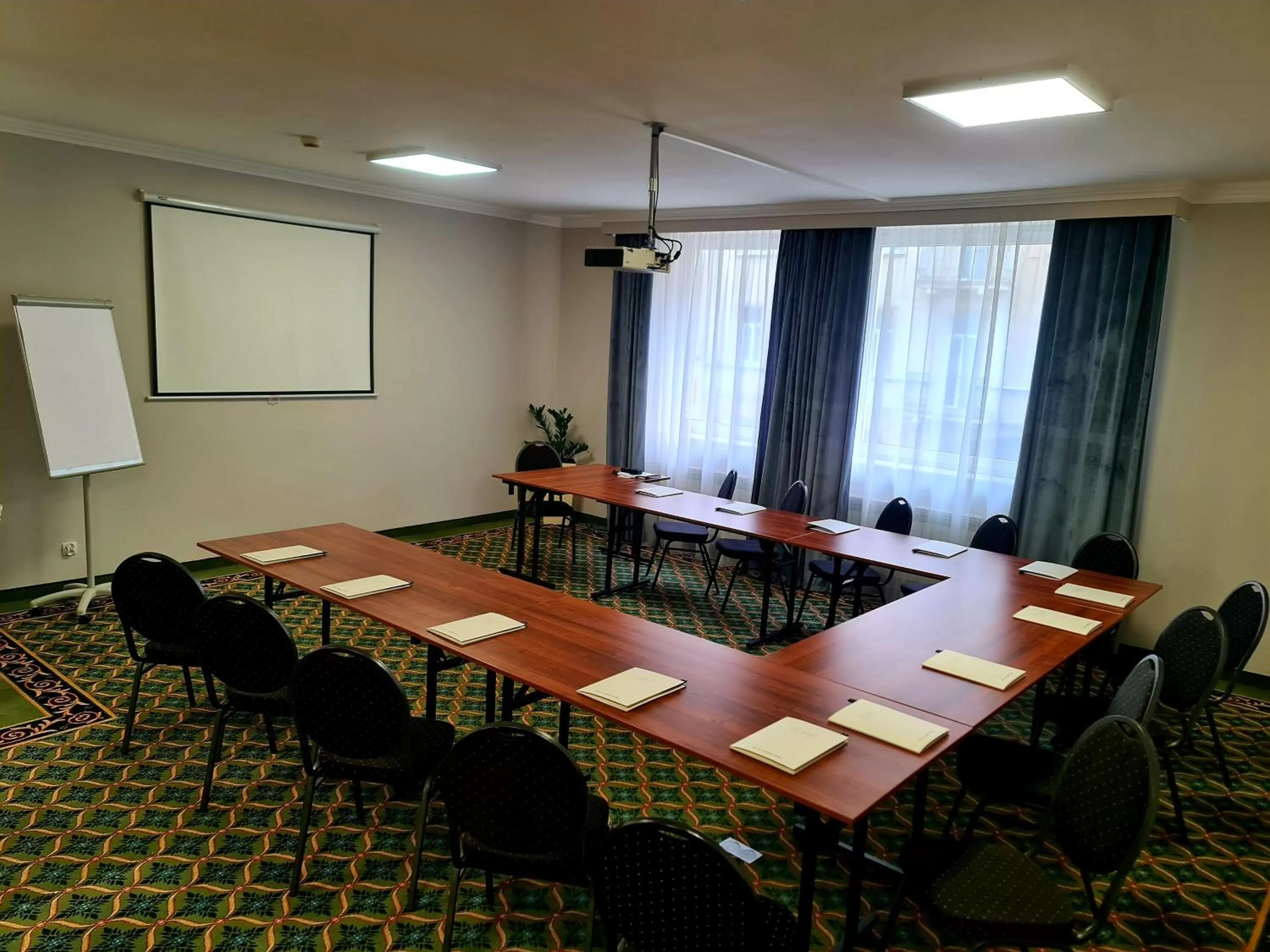 Business facilities in Hit Hotel