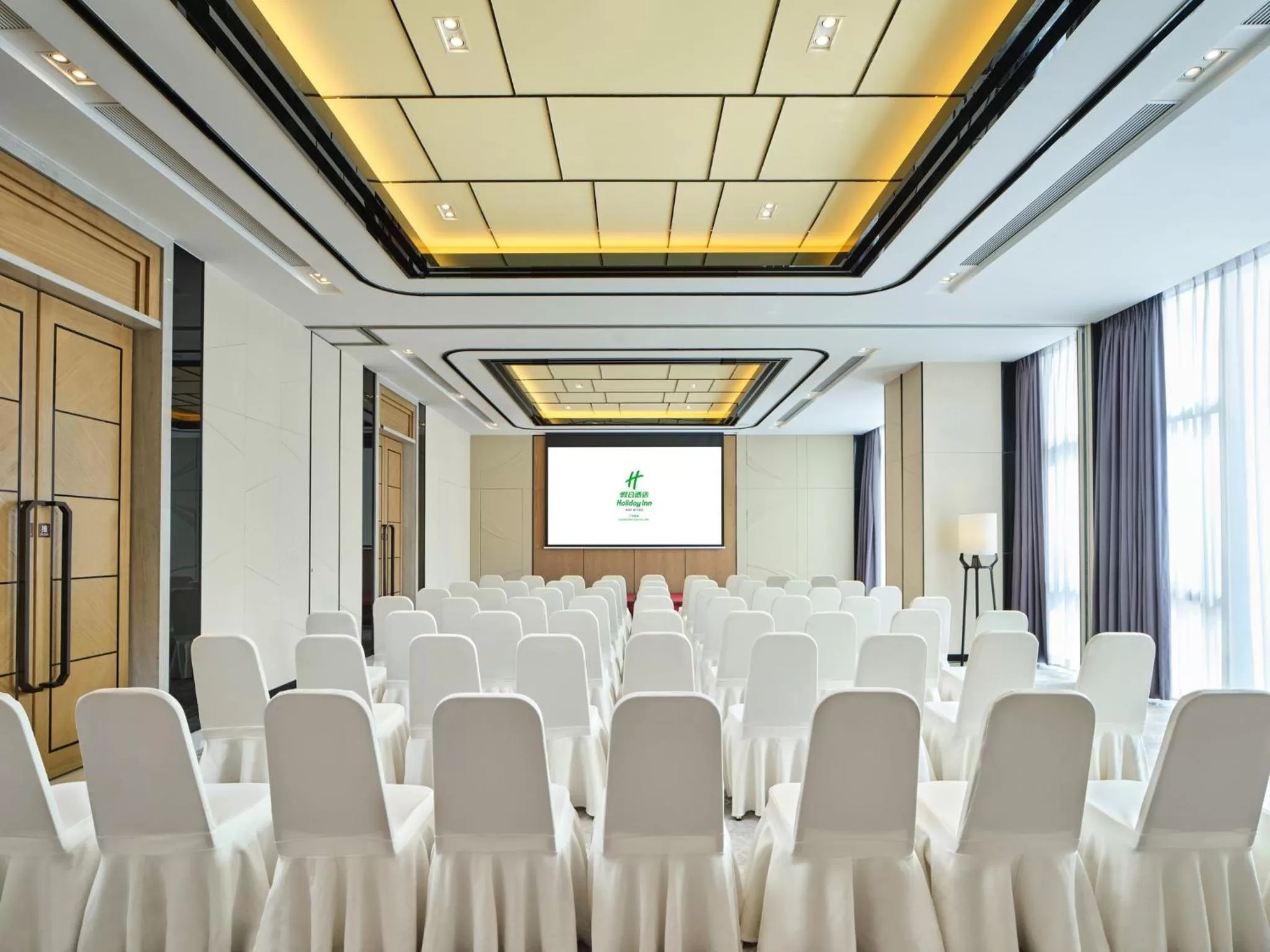 Meeting/conference room in Holiday Inn Guangzhou South Lake-an lHG Hotel