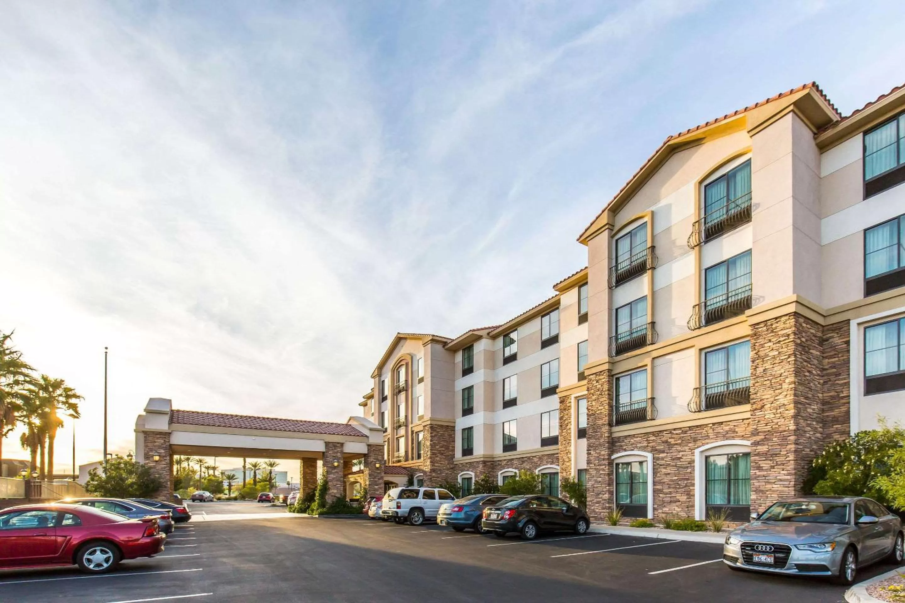 Property building in Comfort Inn & Suites Henderson - Las Vegas