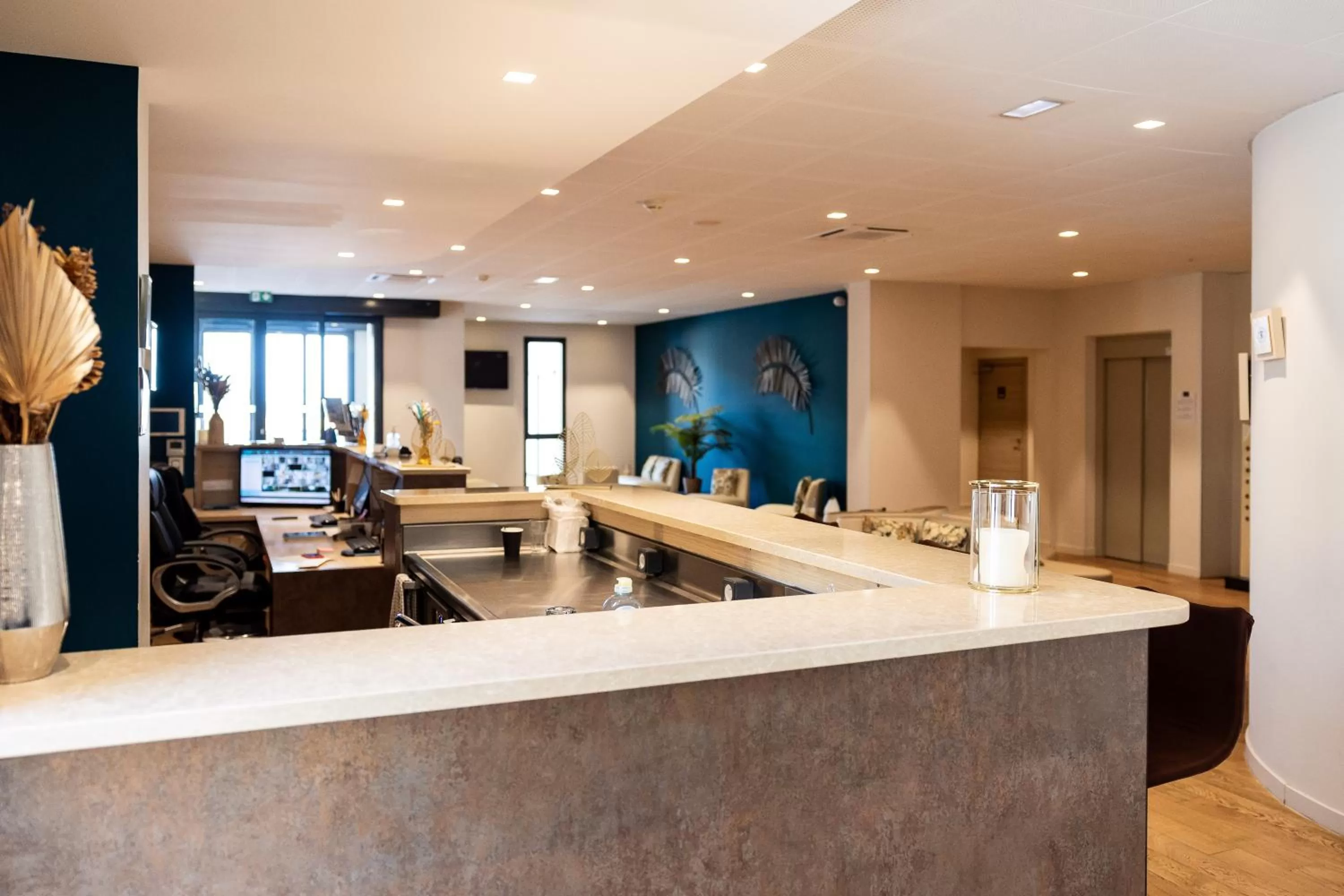 Lounge or bar in Hôtel Le Bastia