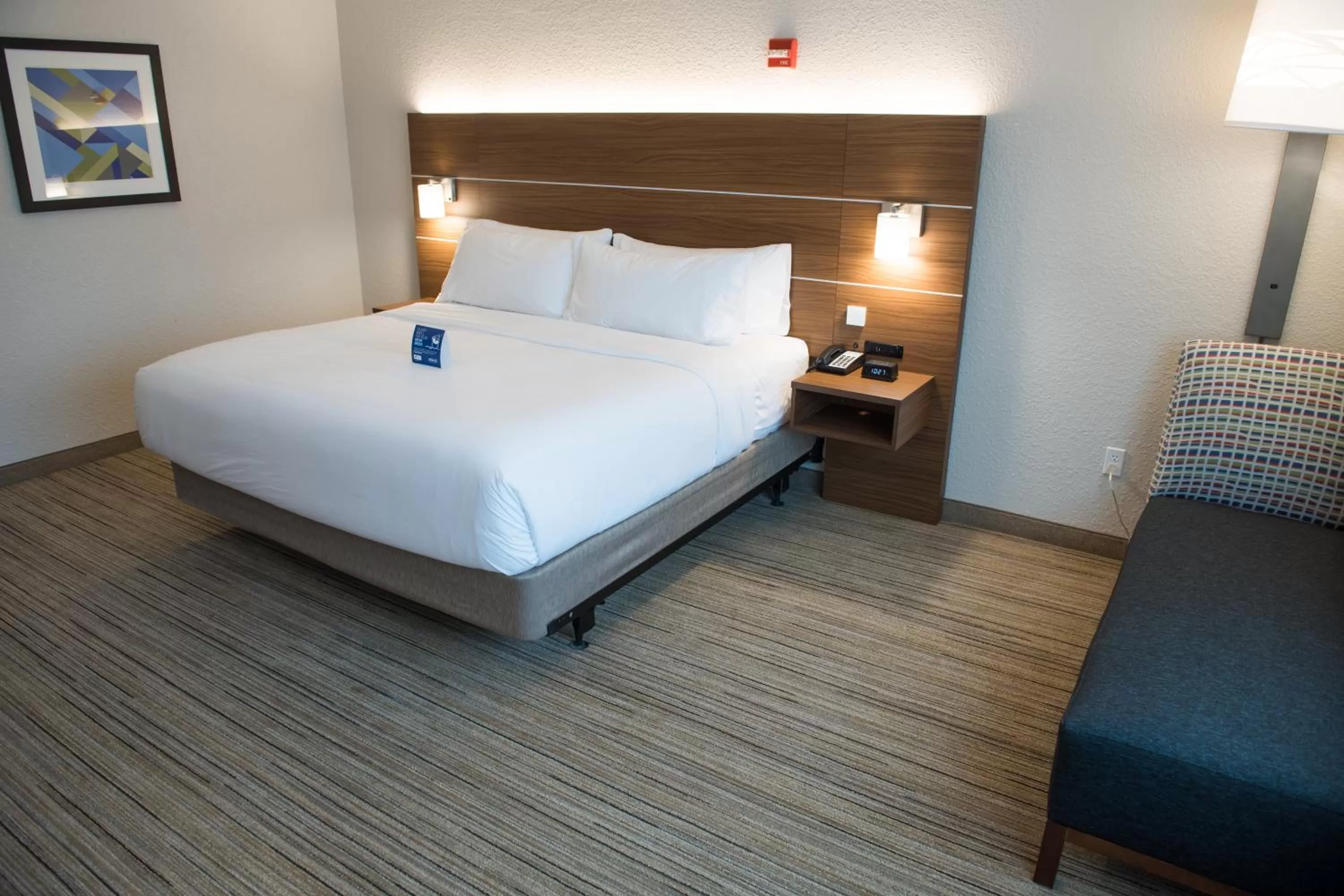 Photo of the whole room, Bed in Holiday Inn Express & Suites - Dayton Southwest by IHG