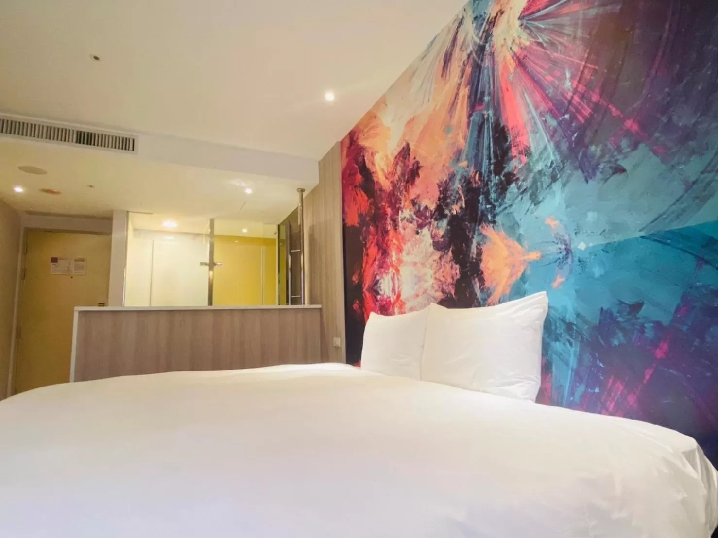 Bedroom, Bed in Artinn藝築文旅-台北站前館