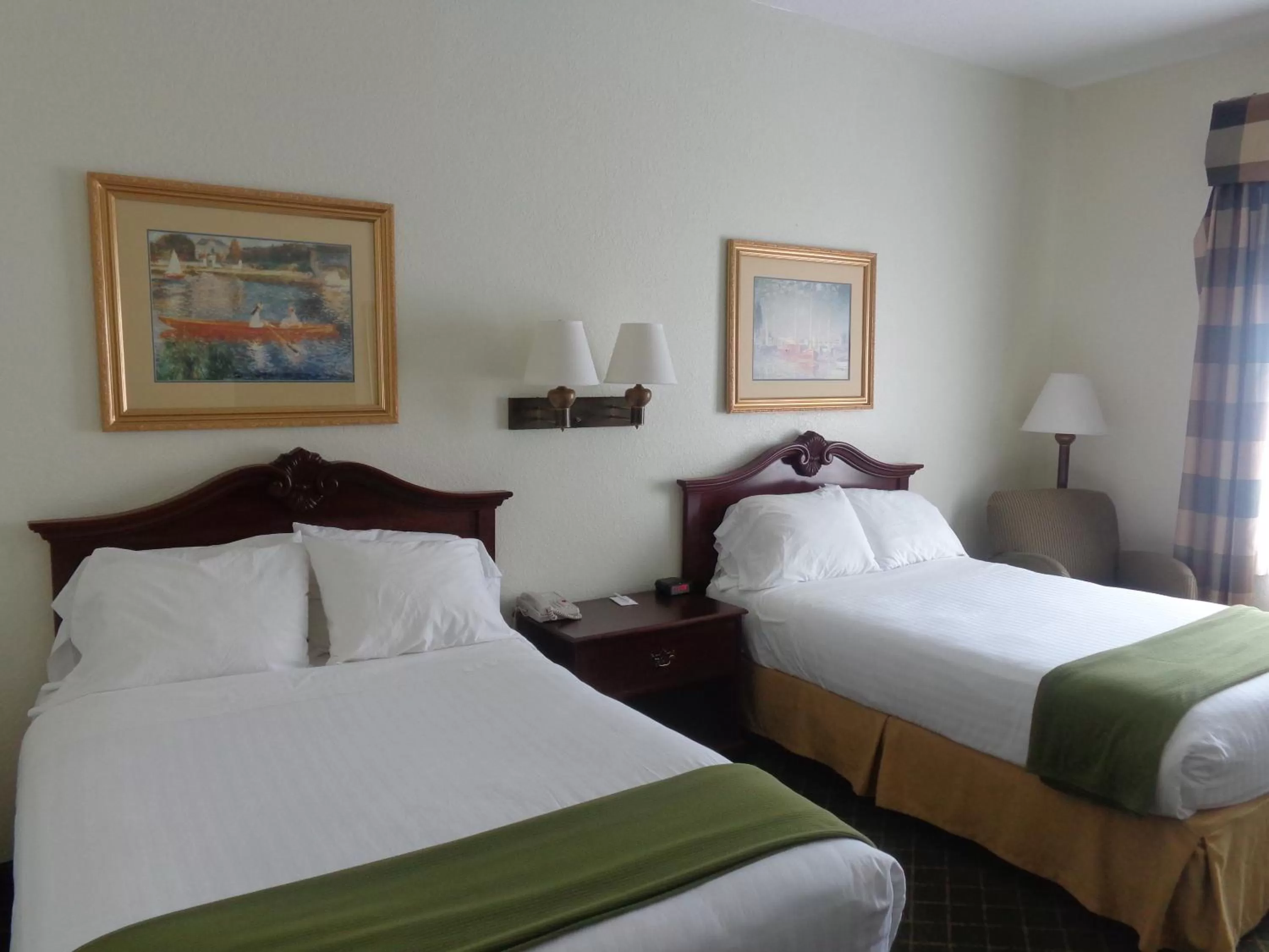 Photo of the whole room, Bed in Ruskin Inn Tampa-Sun City Center