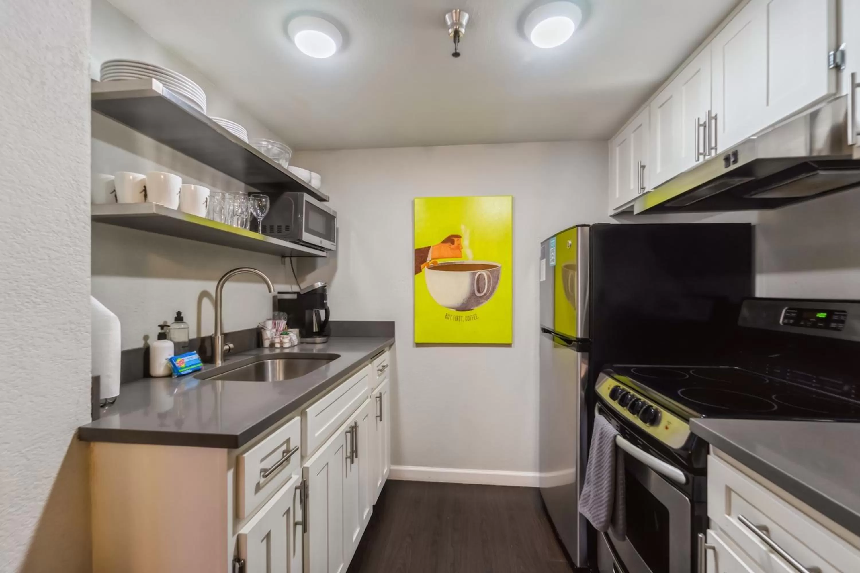 One-Bedroom Apartment (Self Check-in with Virtual Front Desk) in Kasa The Oxford Apartments Seattle