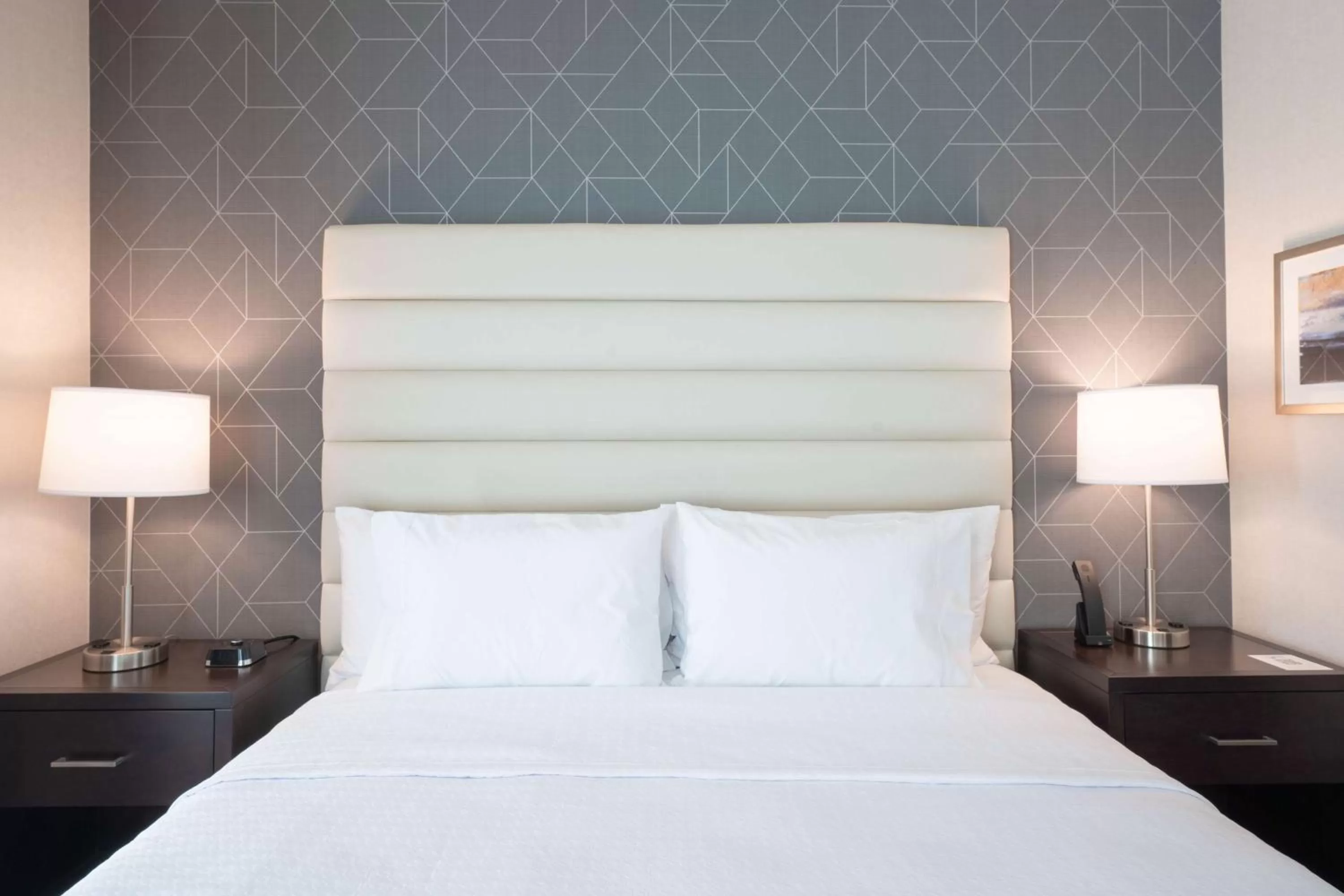 Bed in Homewood Suites By Hilton Sunnyvale-Silicon Valley, Ca