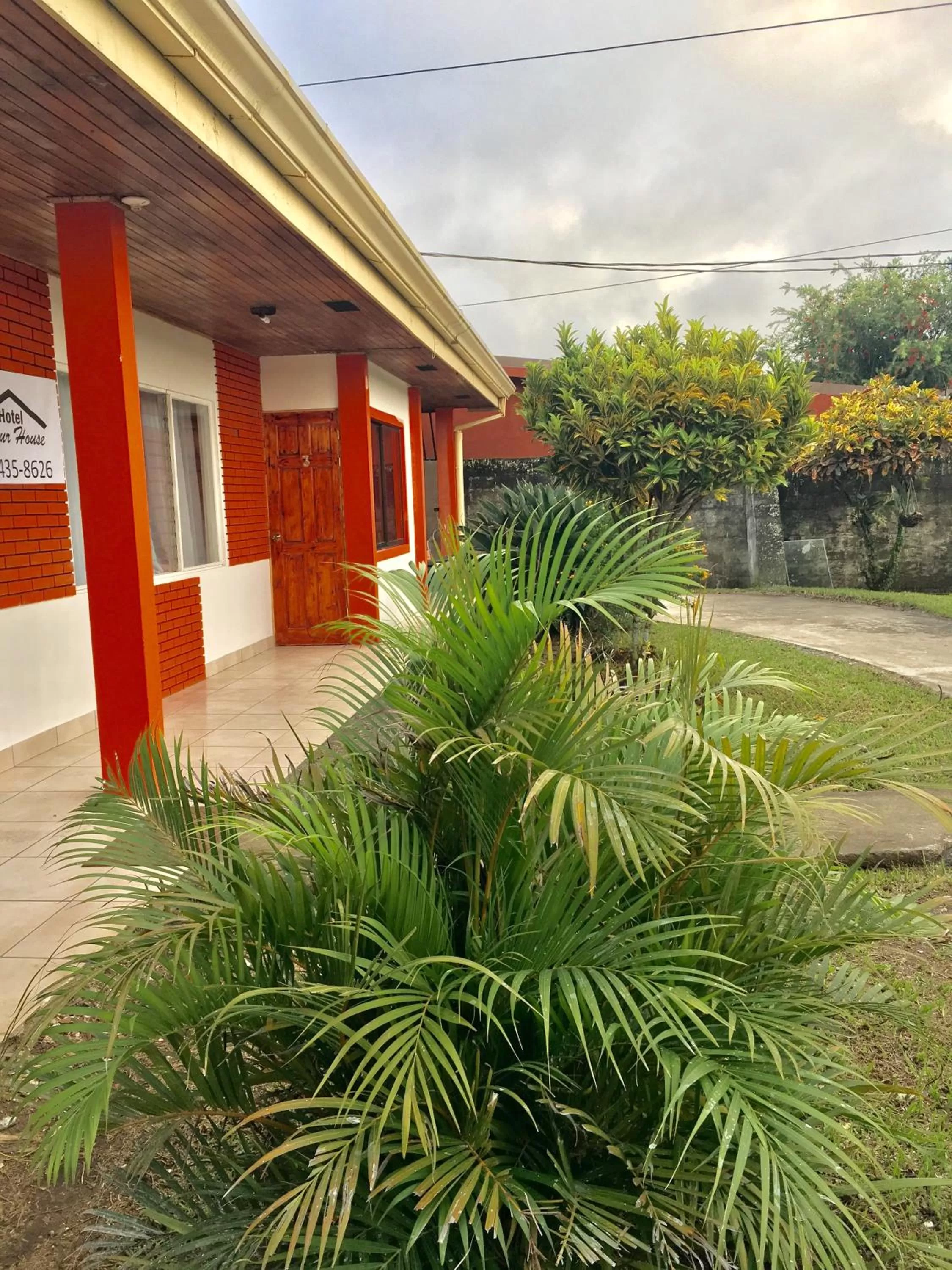 Garden in Hotel Your House