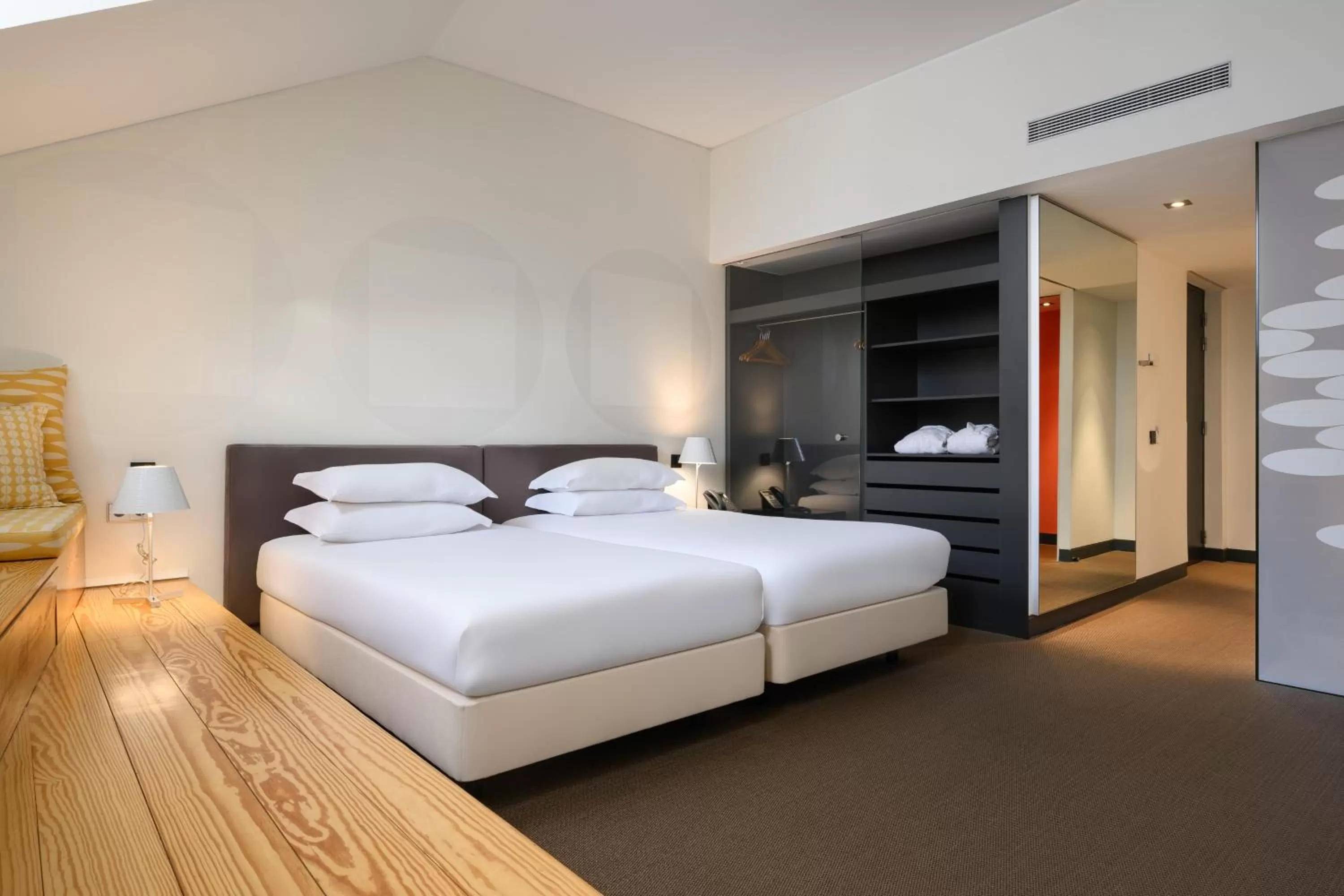 Bed in Inspira Liberdade Boutique Hotel