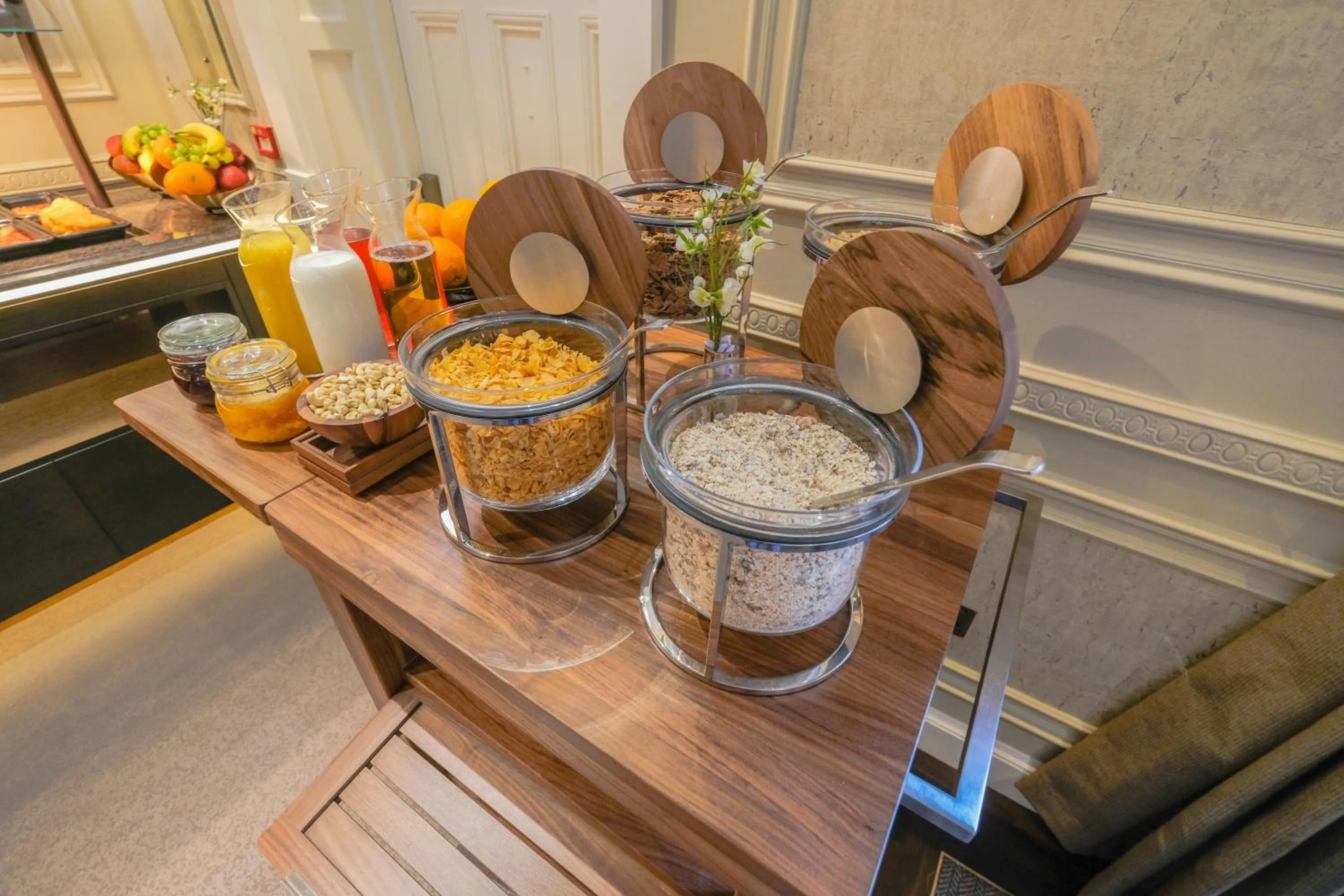 Food and drinks in Belvedere Hotel, Dublin City Centre