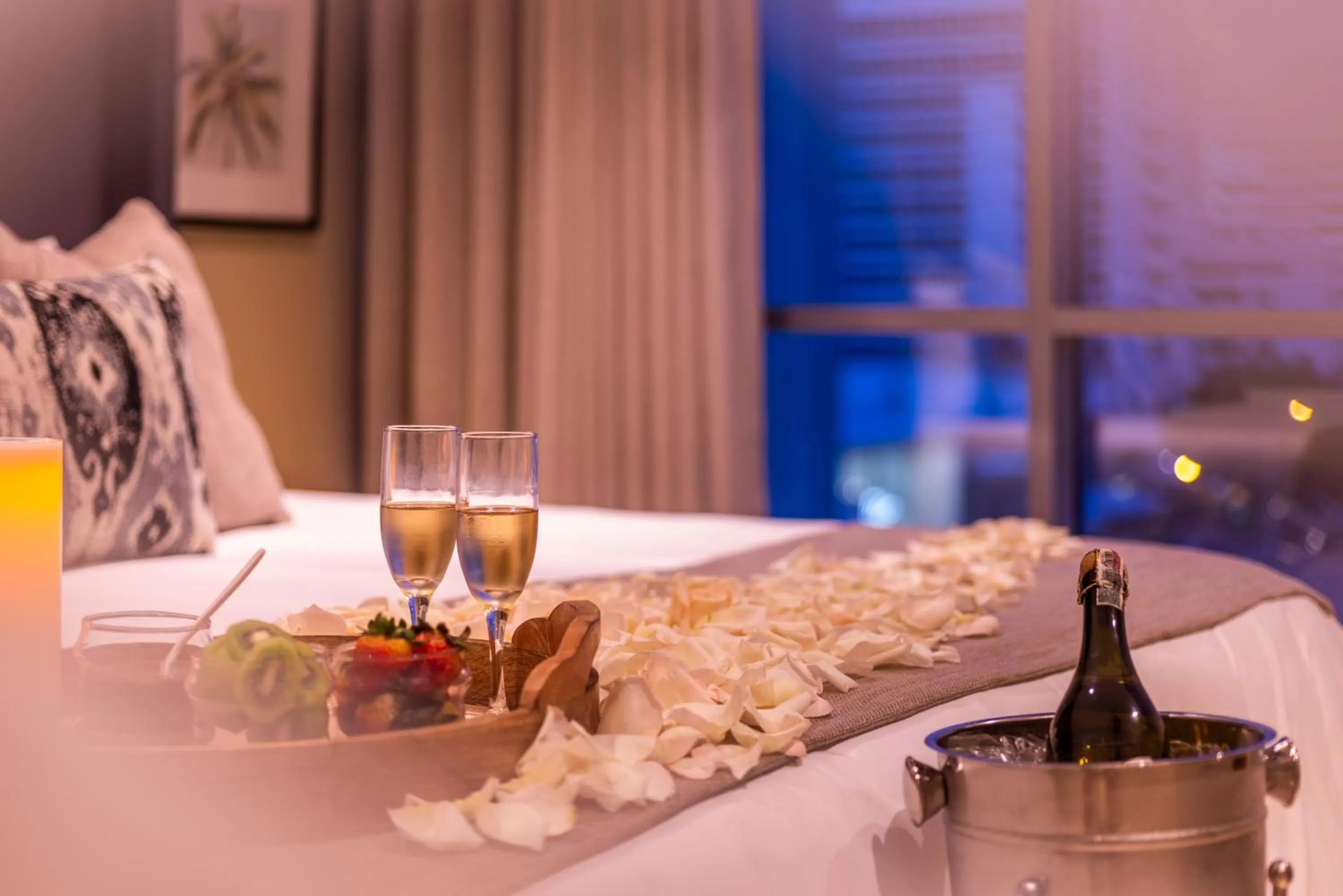 Food and drinks in Oz Hotel Luxury