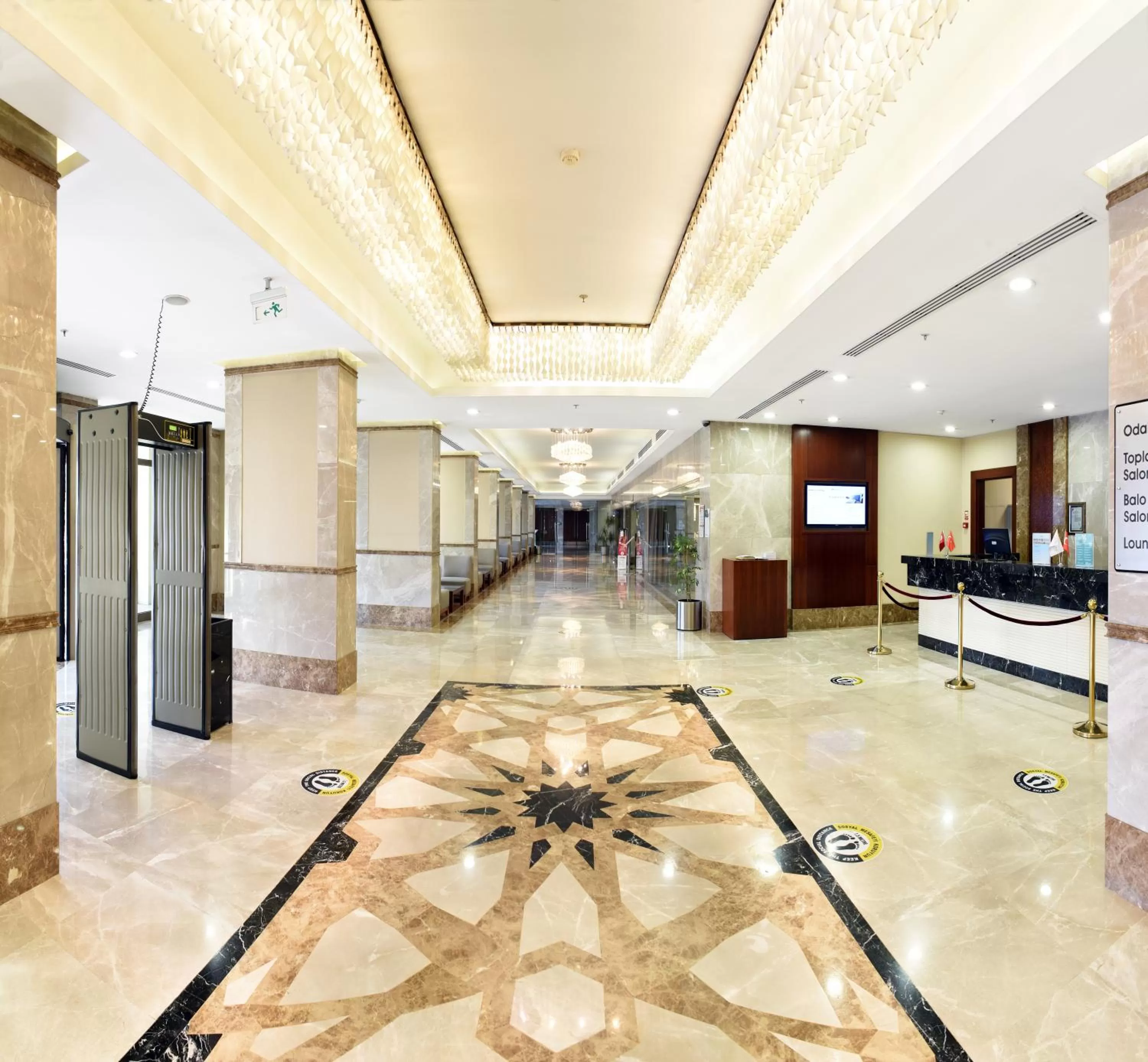 Lobby or reception in Ramada Plaza Altin Kayisi Hotel