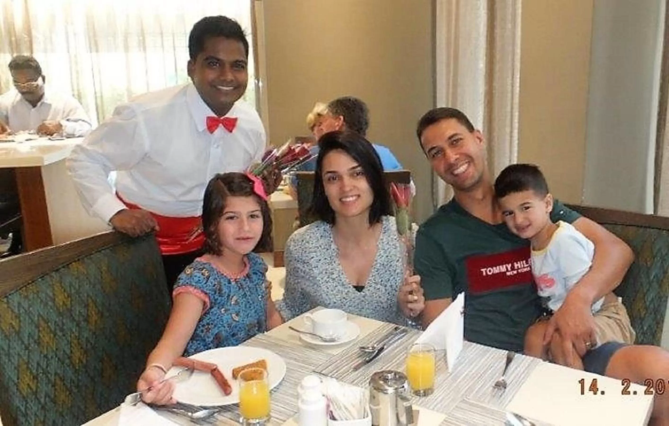 Restaurant/places to eat in Savoy Crest Hotel Apartments