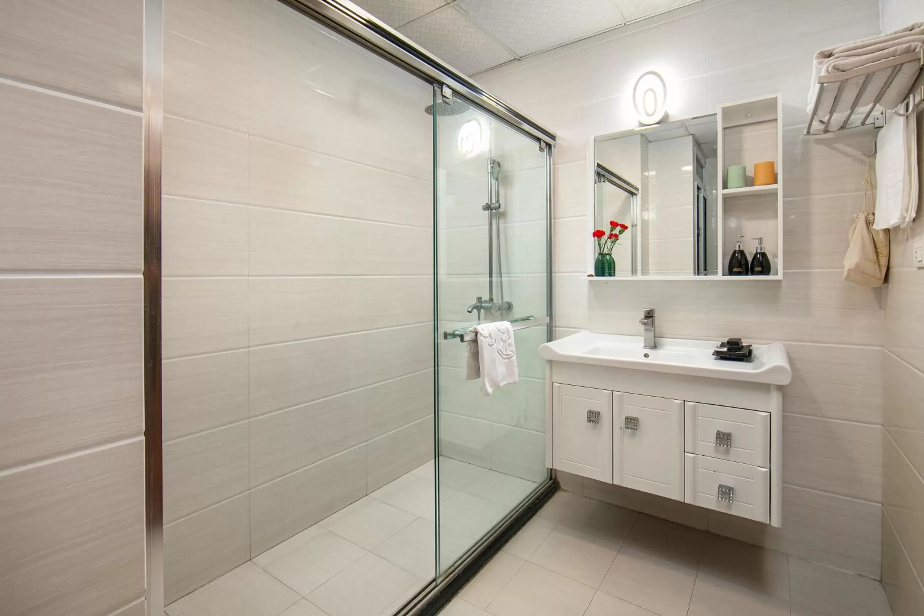 Deluxe Double or Twin Room in San Hanoi Hotel Deluxe Double or Twin Room in San Hanoi Hotel