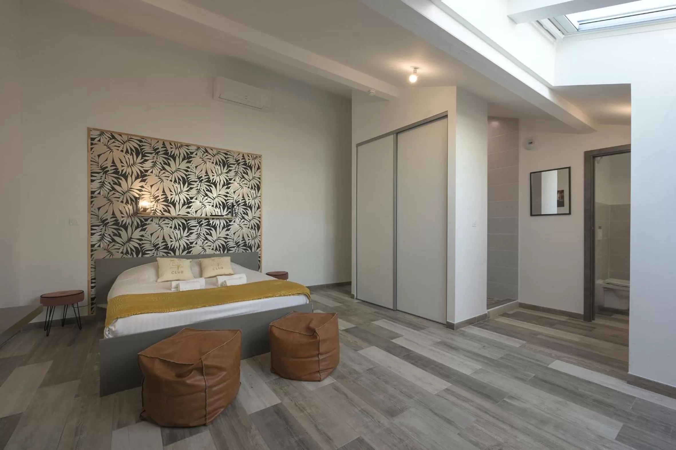 Bed in Hotel De La Croisée