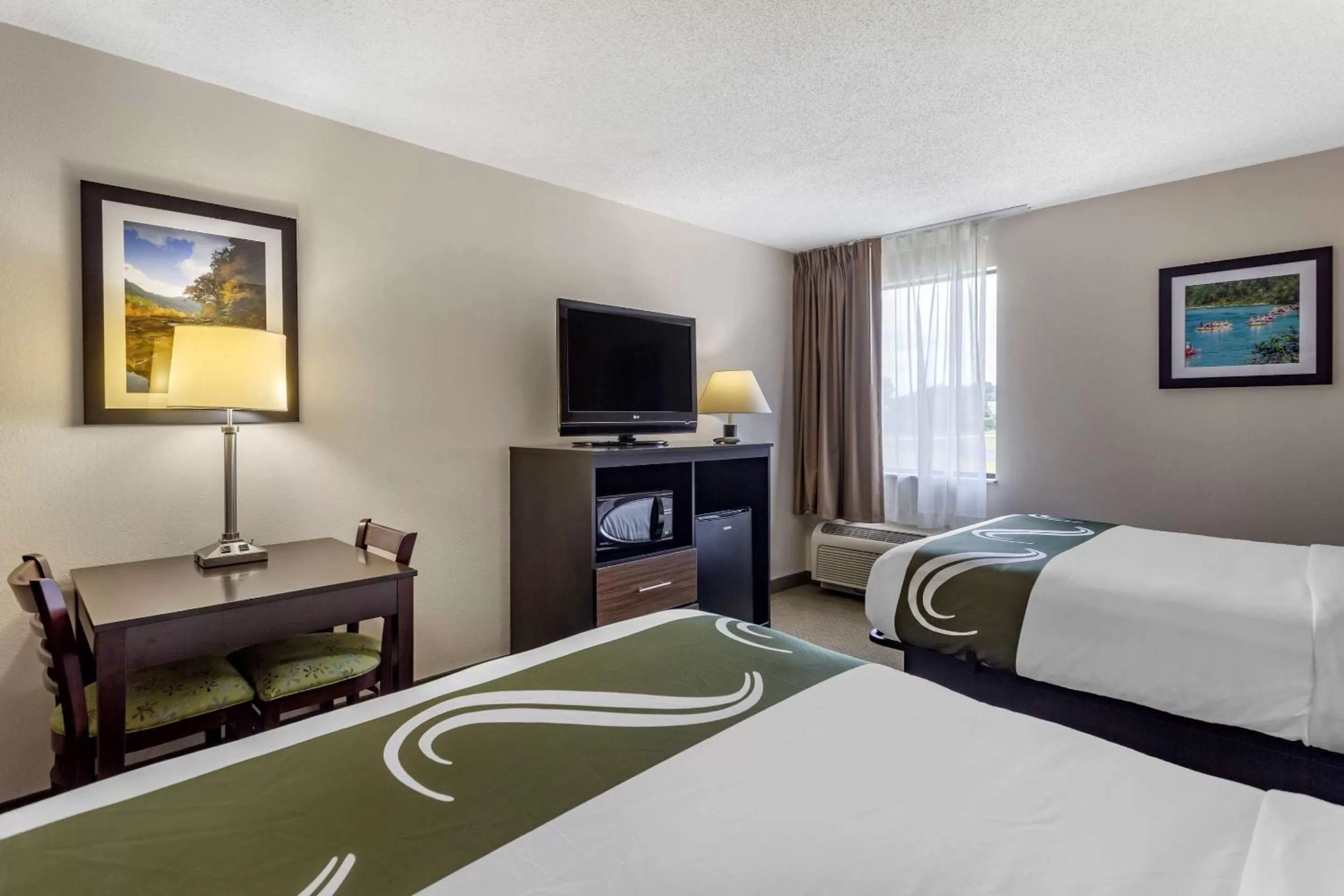 Photo of the whole room, Bed in Quality Inn Ocoee - Cleveland East