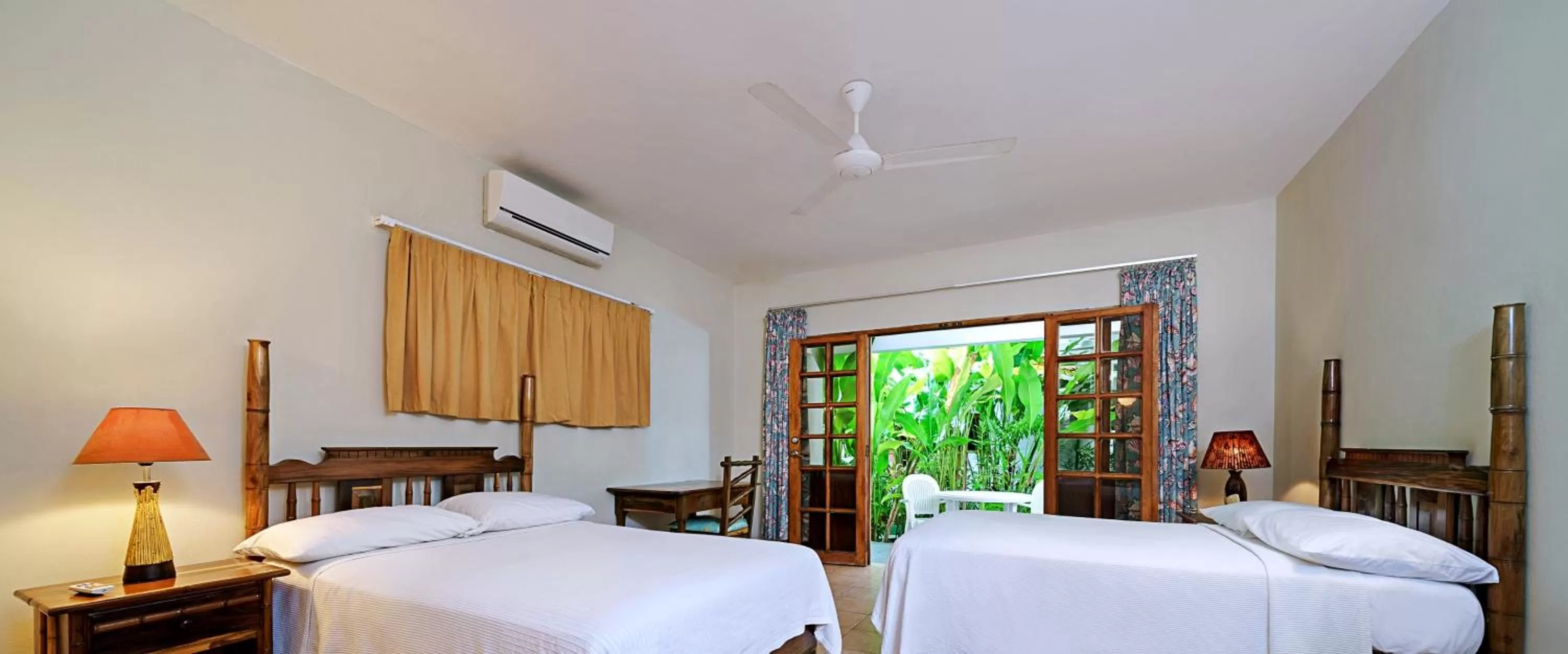 Bedroom, Bed in Beach House Condos, Negril