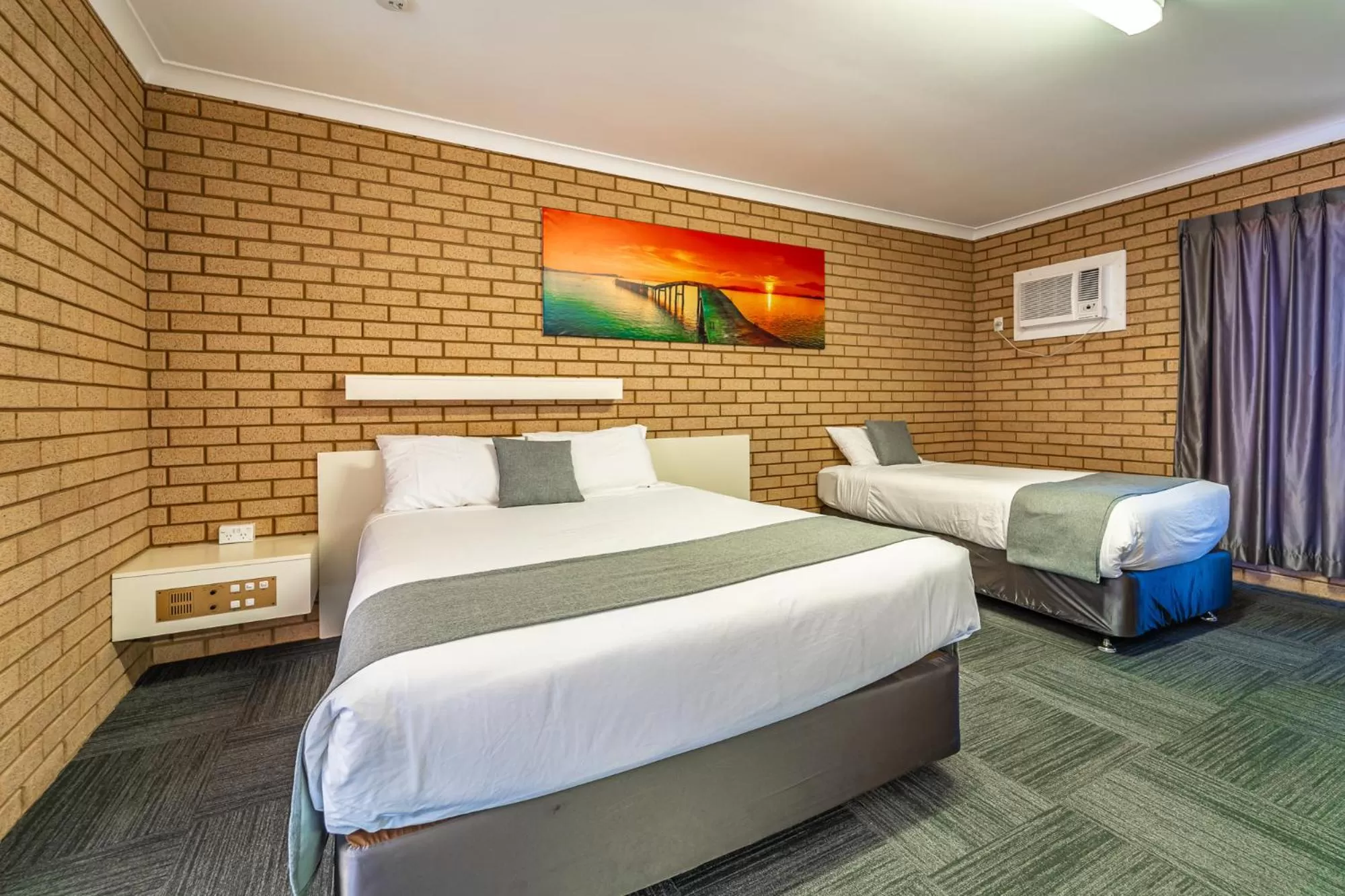 Property building, Bed in Carnarvon Motel