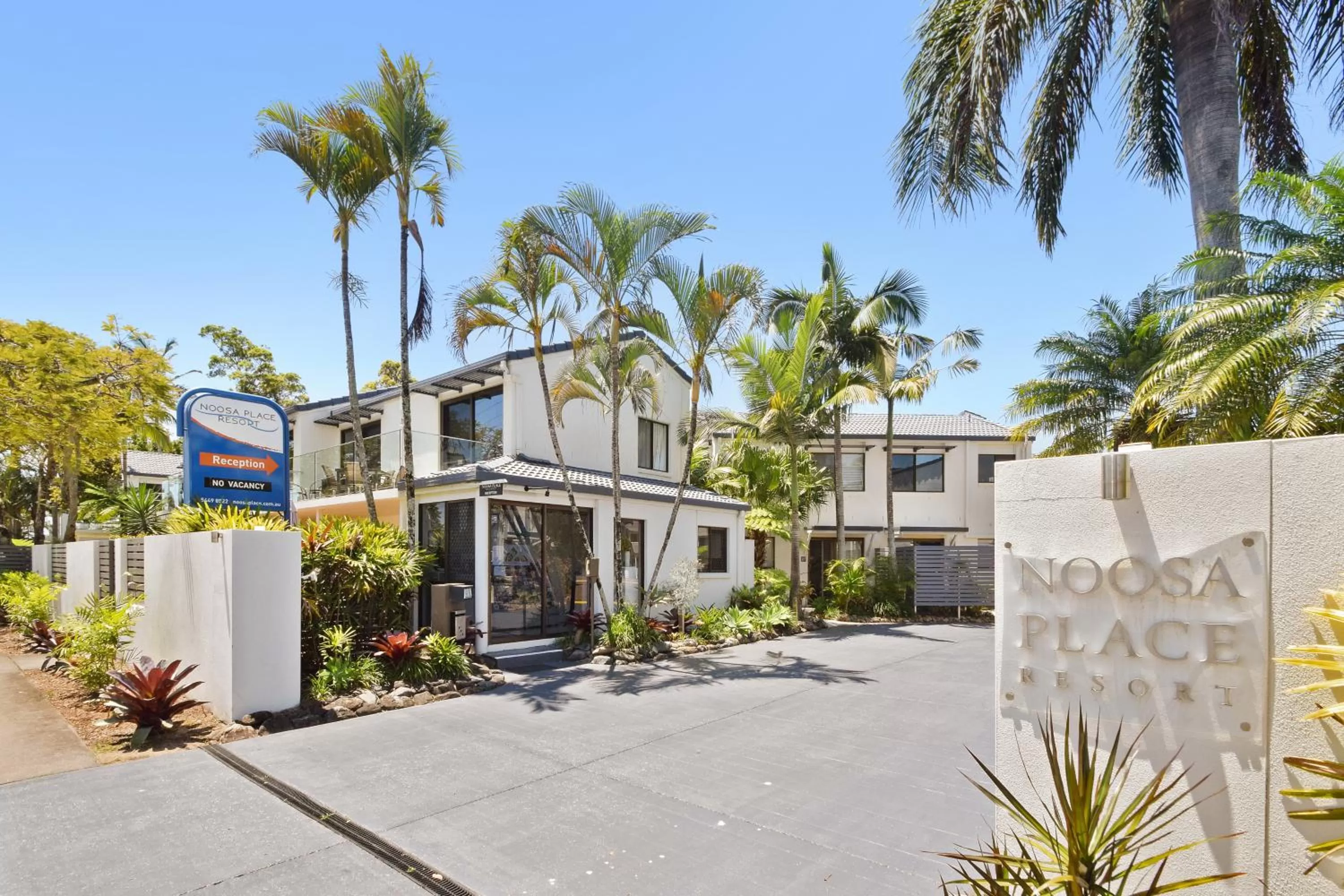Facade/entrance in Noosa Place Resort
