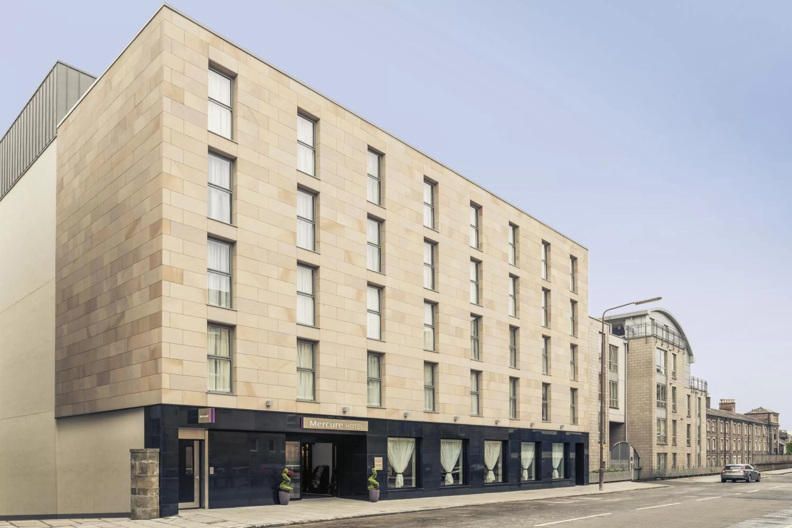 Facade/entrance in Mercure Edinburgh Haymarket