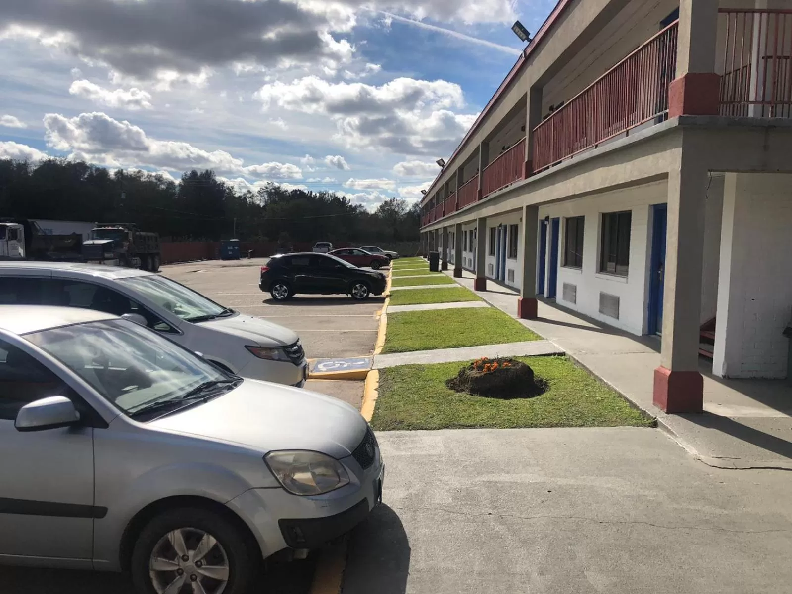 Parking in Executive Inn & Suites