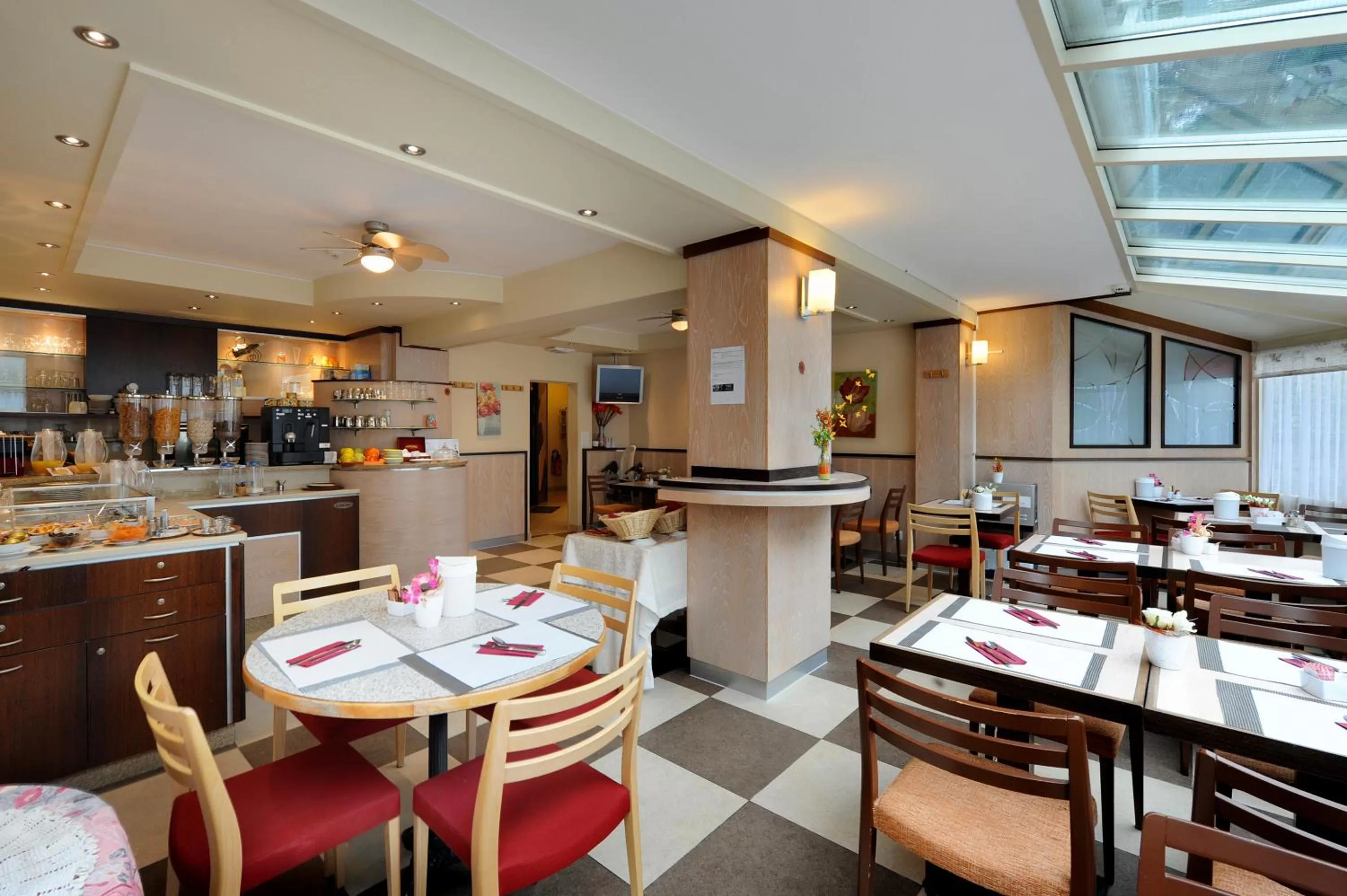 Restaurant/places to eat in Bon Port