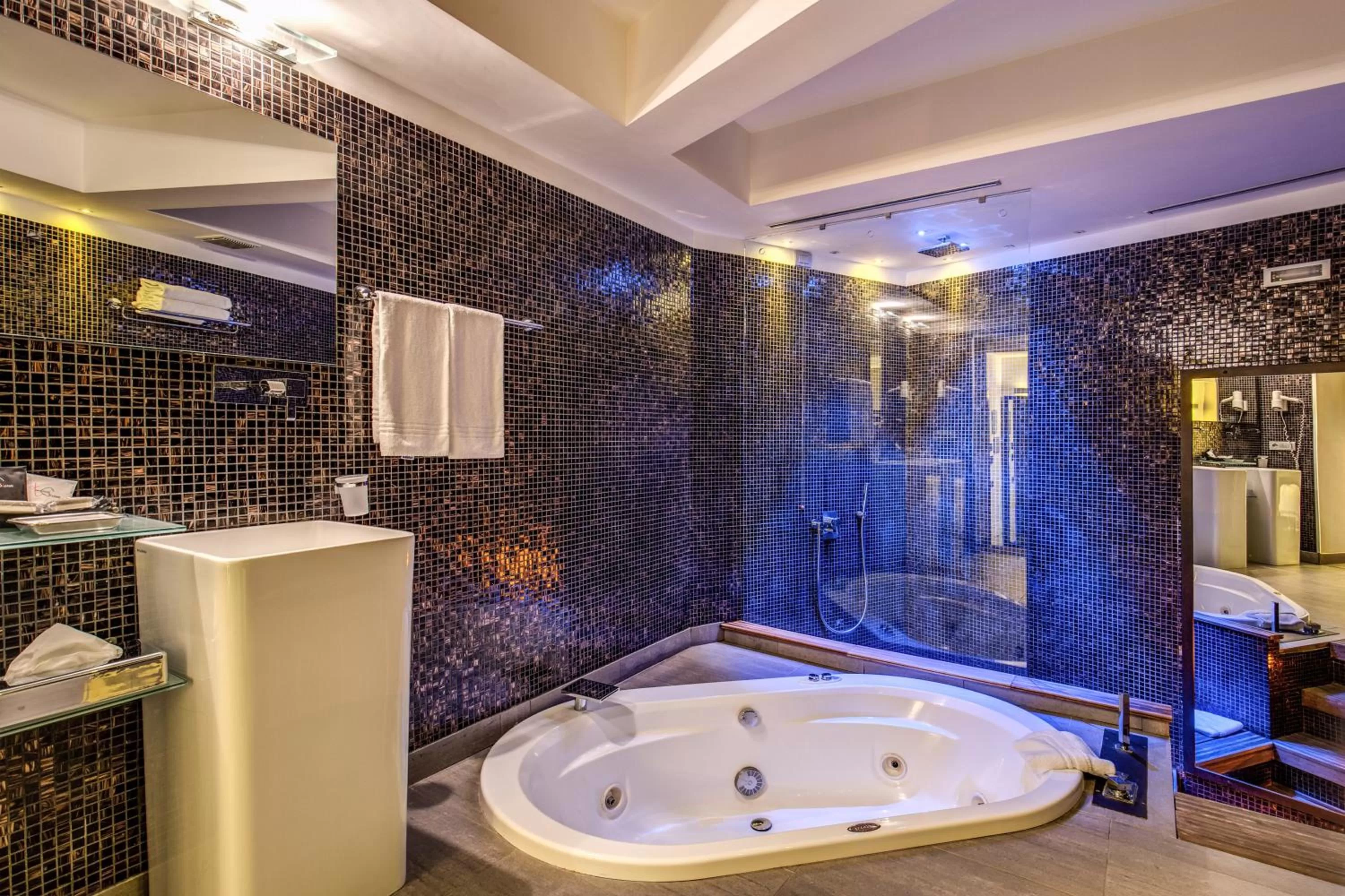 Hot Tub in Trevi Collection Hotel - Gruppo Trevi Hotels