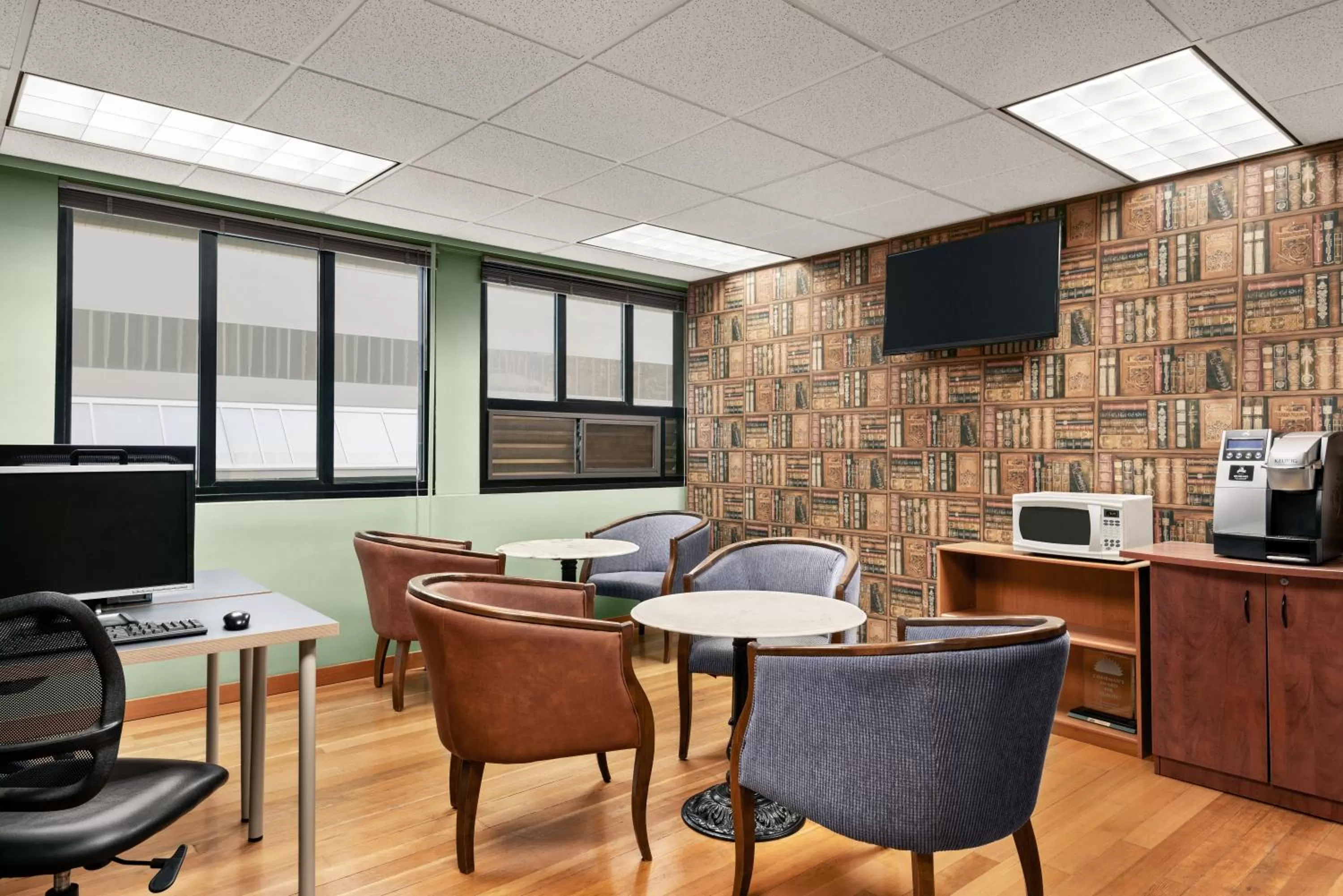 Business facilities in Days Inn by Wyndham Vancouver Downtown