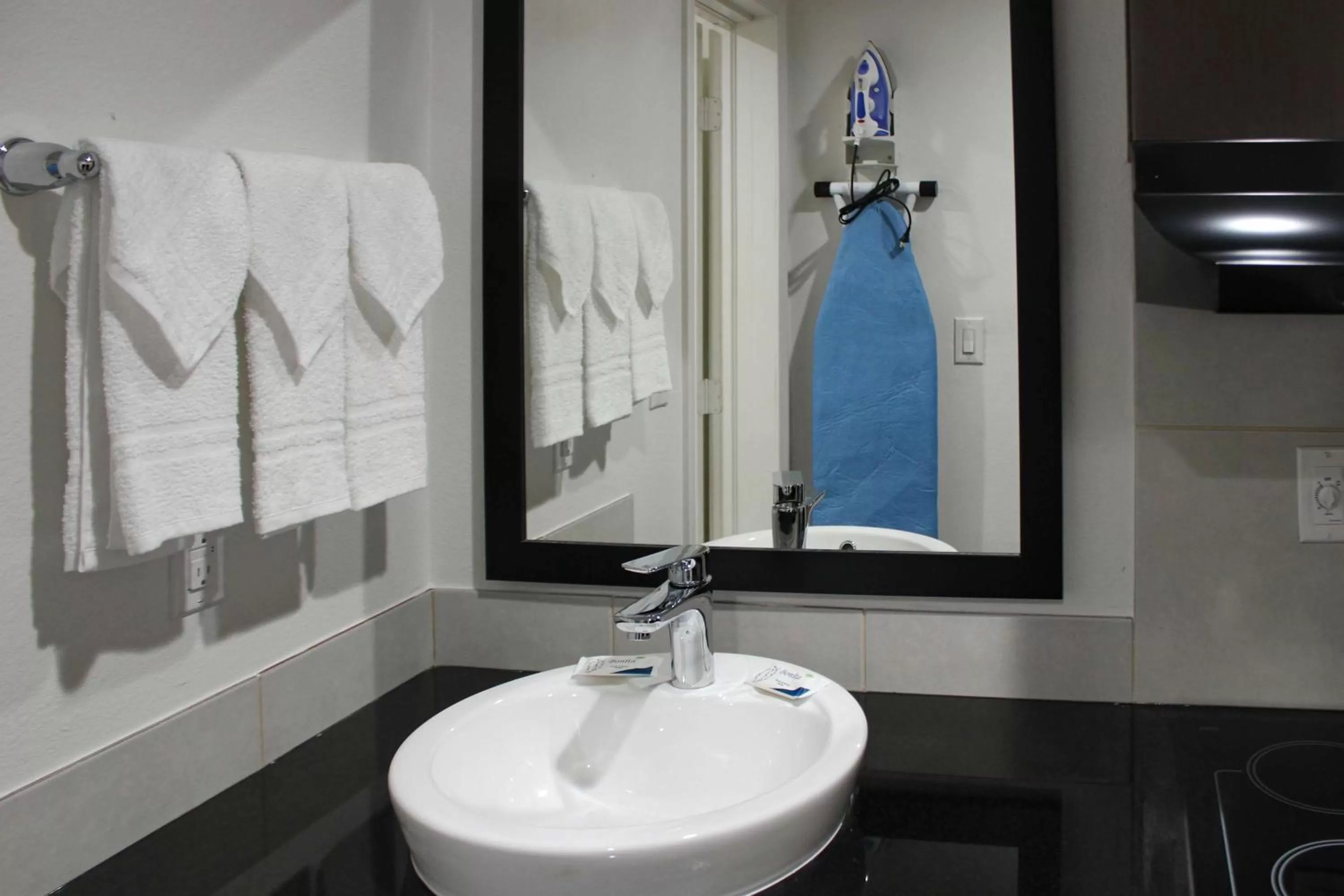 Bathroom in Studio 6-Houston, TX - East