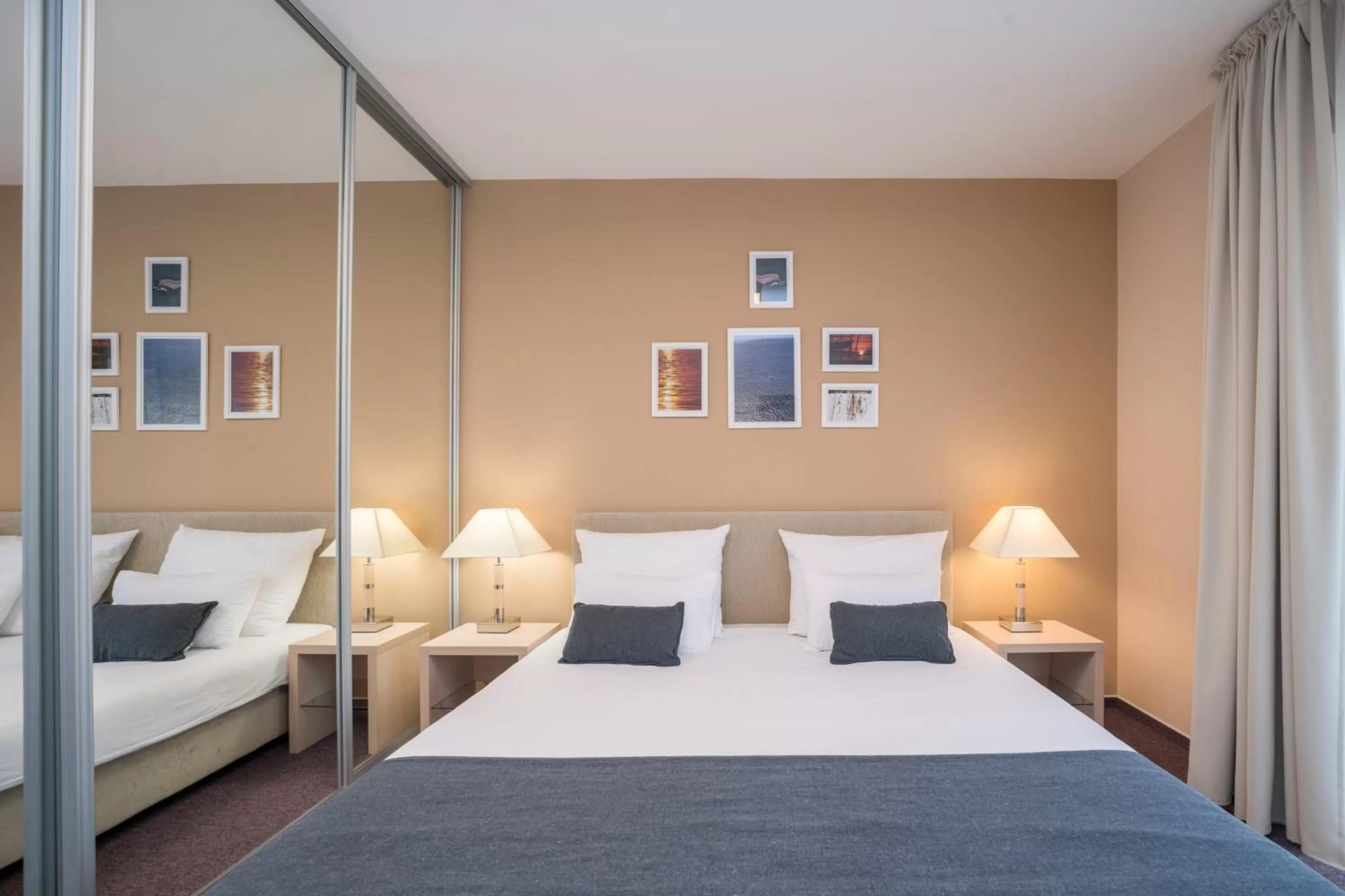 View (from property/room), Bed in Hotel Zlatna Vala