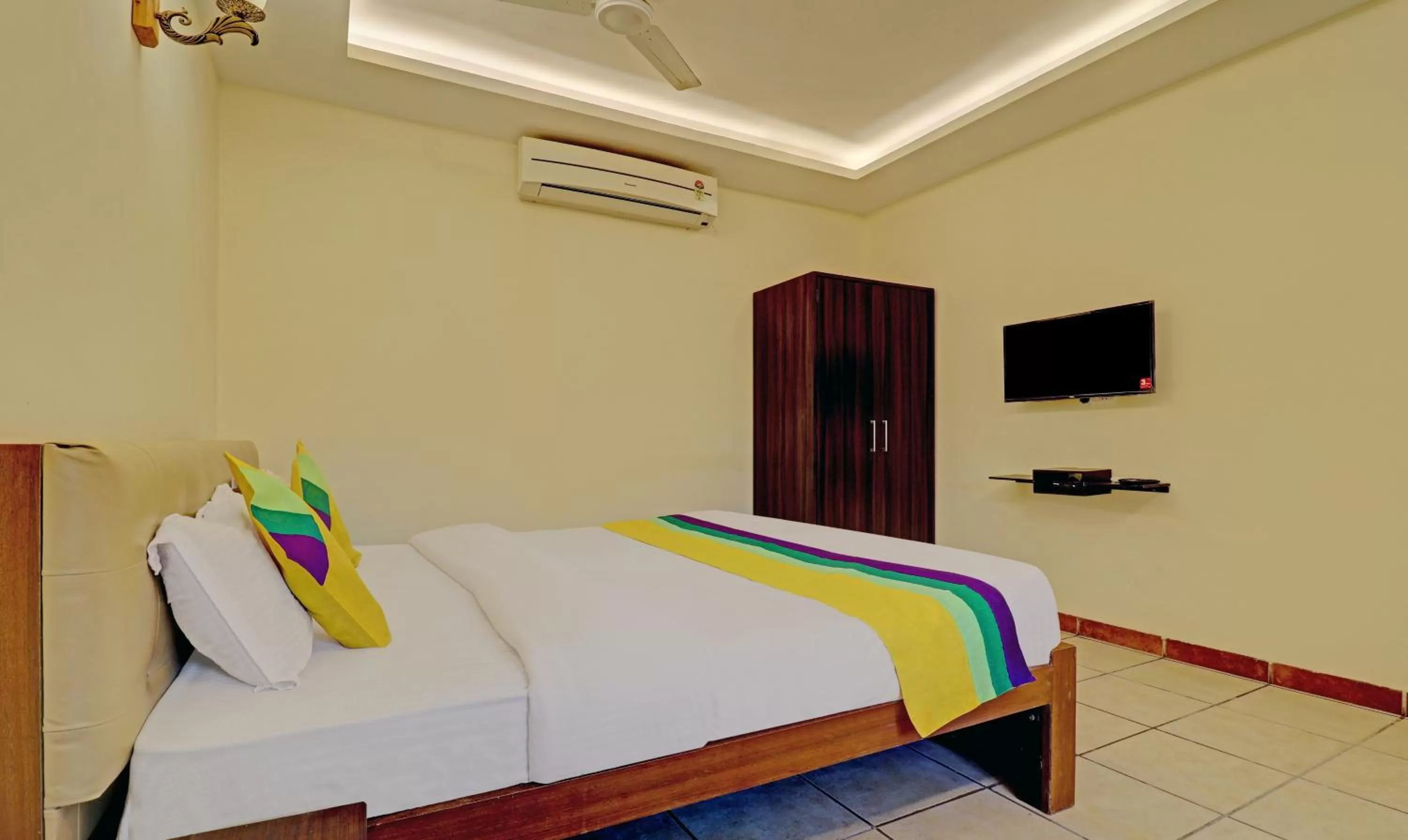 Bedroom, Bed in Itsy Hotels Vailankanni Natures Inn