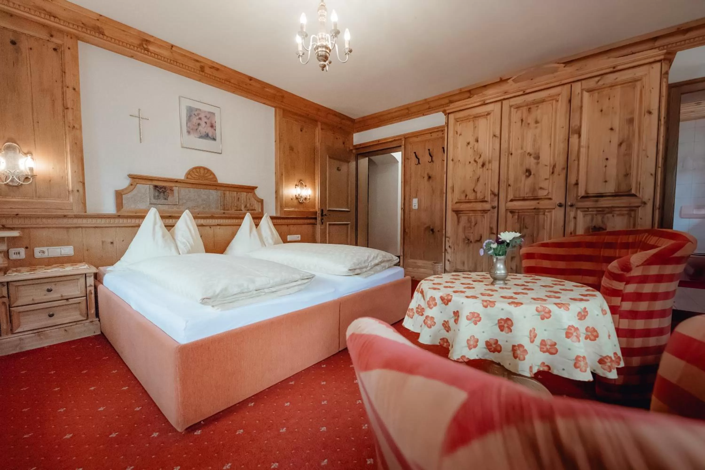 Bed in Dandler - Zimmer und Ferienwohnungen