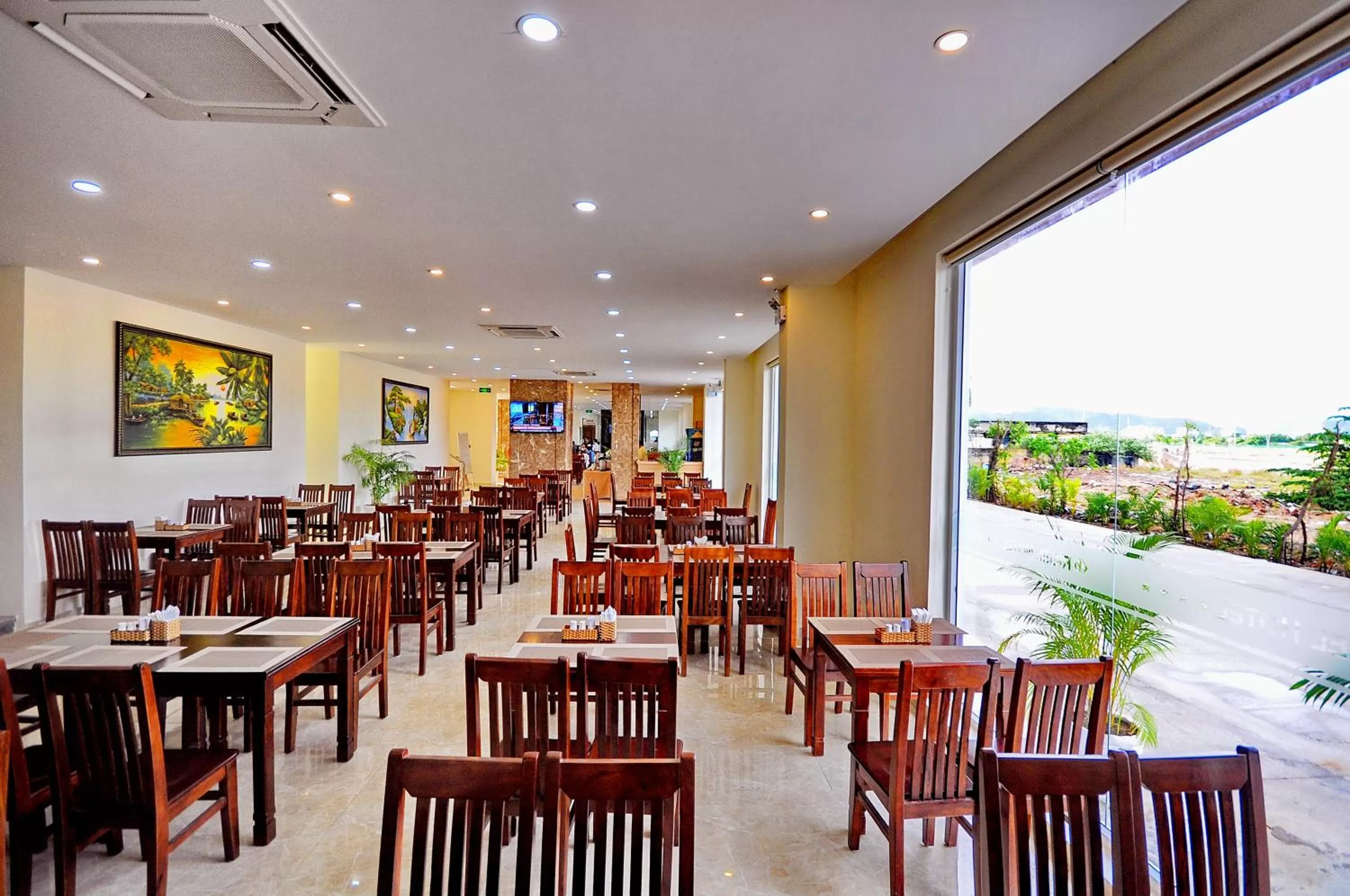 Restaurant/places to eat in Rigel Hotel