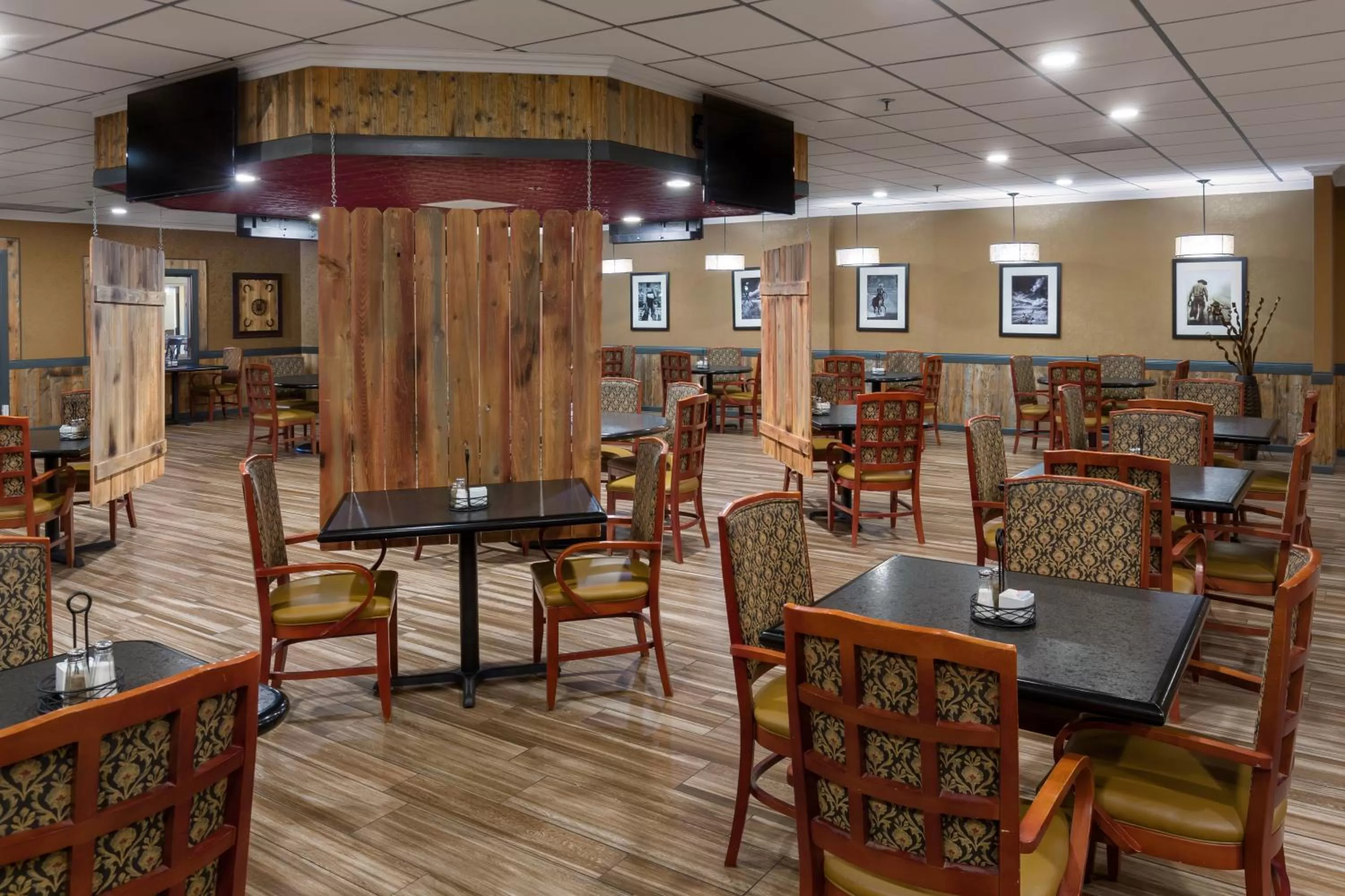 Restaurant/places to eat in Ramkota Hotel - Casper