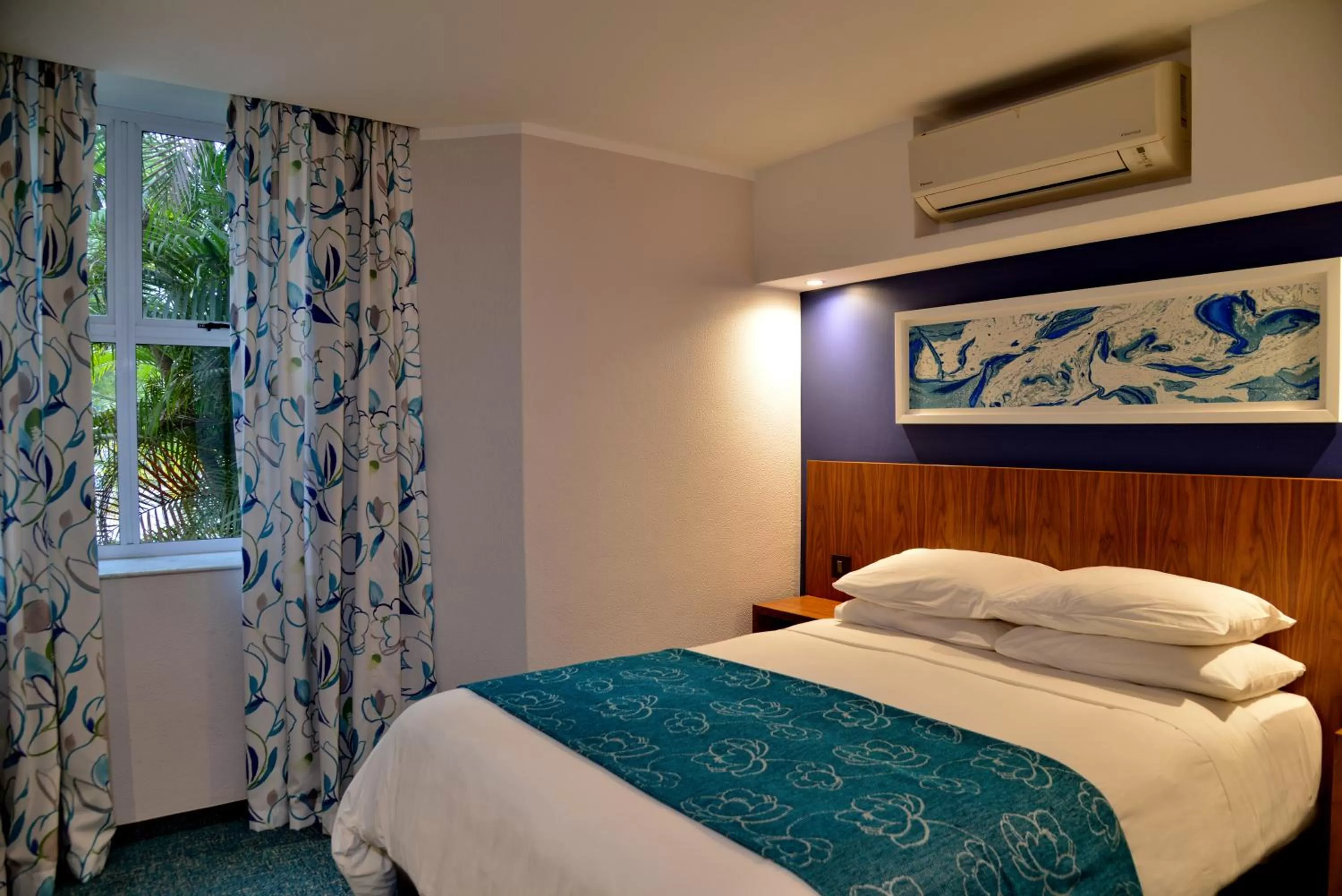 Bedroom, Bed in Town Lodge Mbombela