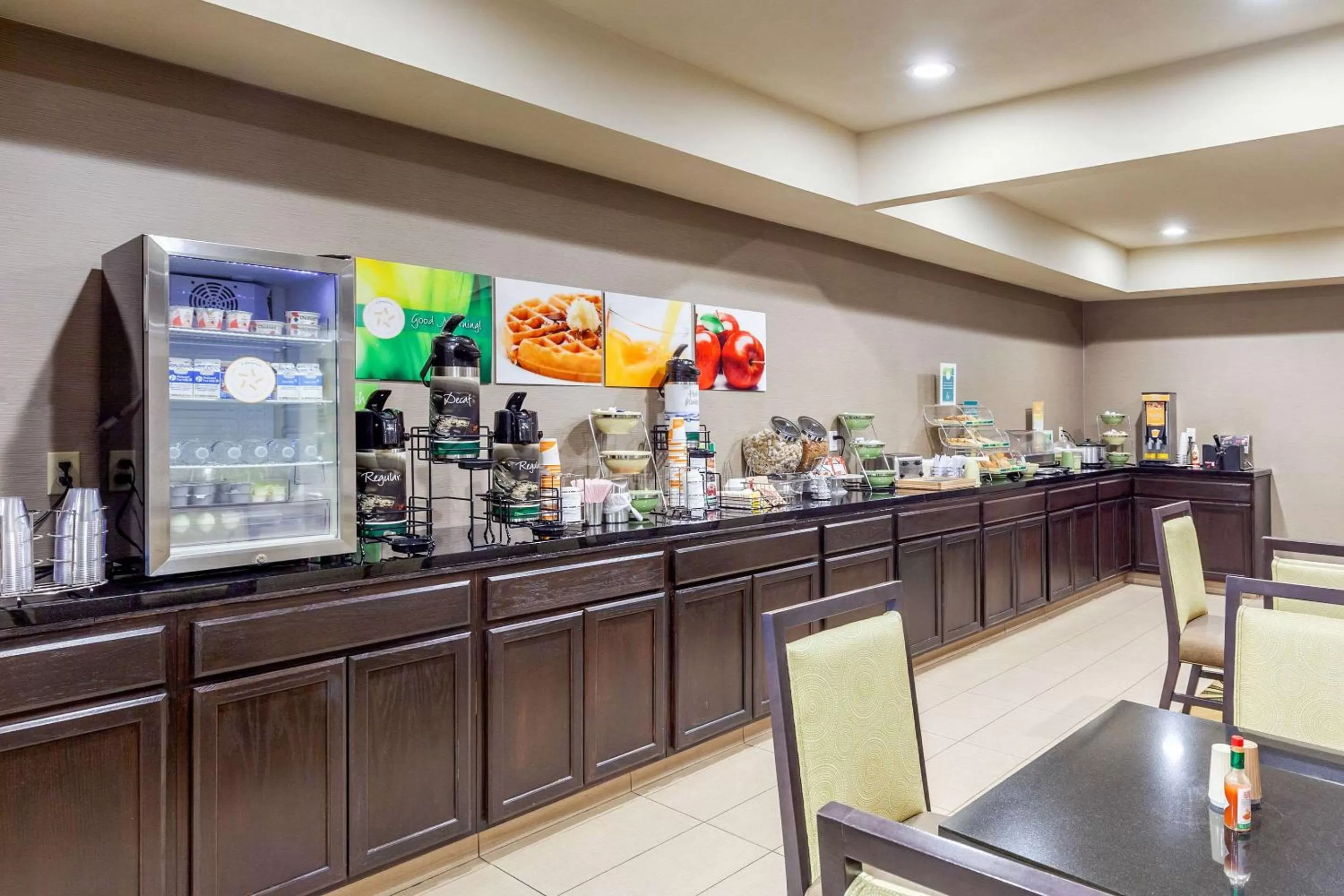 Restaurant/places to eat in Quality Inn & Suites Durant