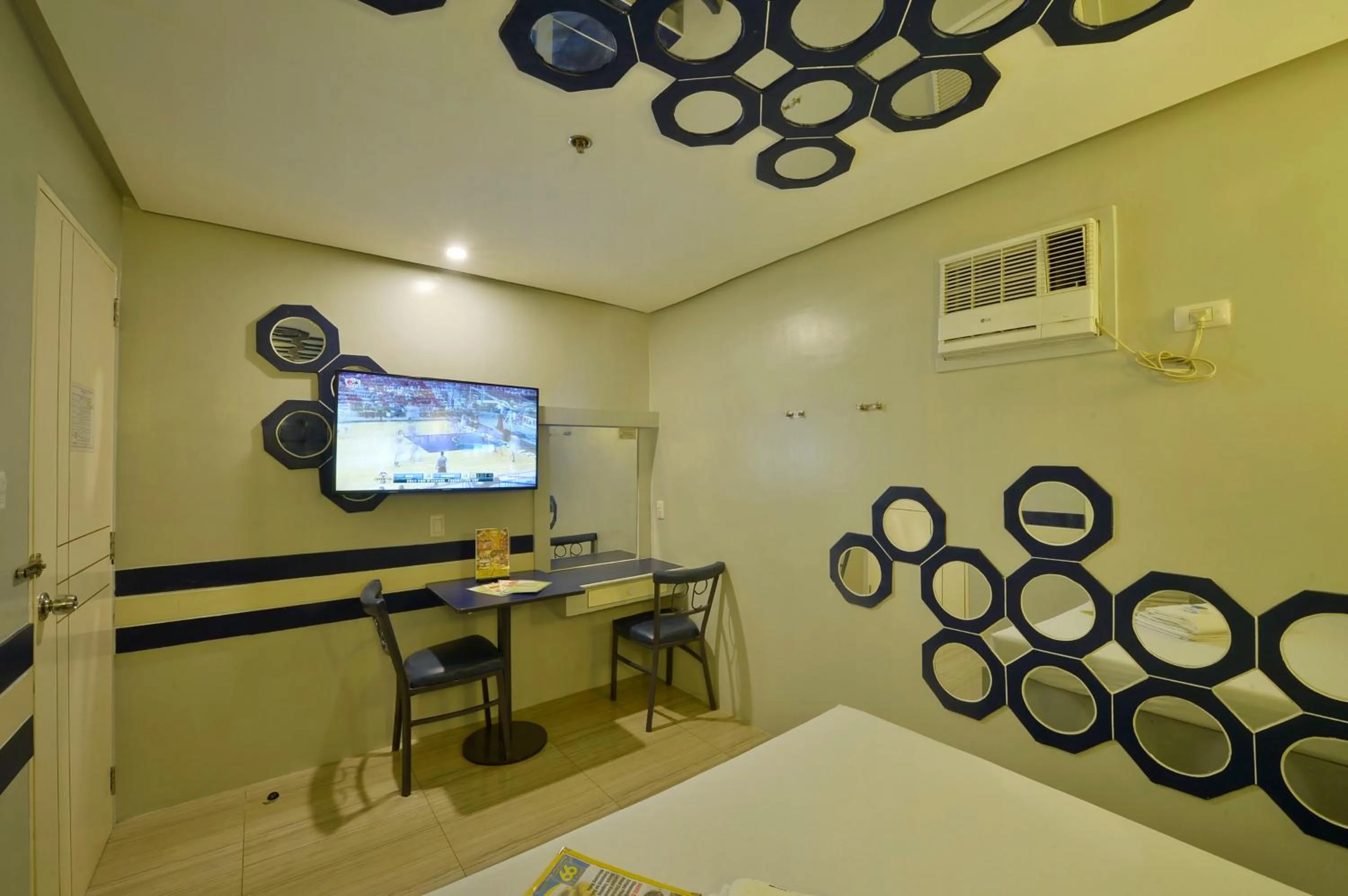 Bed in Hotel 99 Monumento