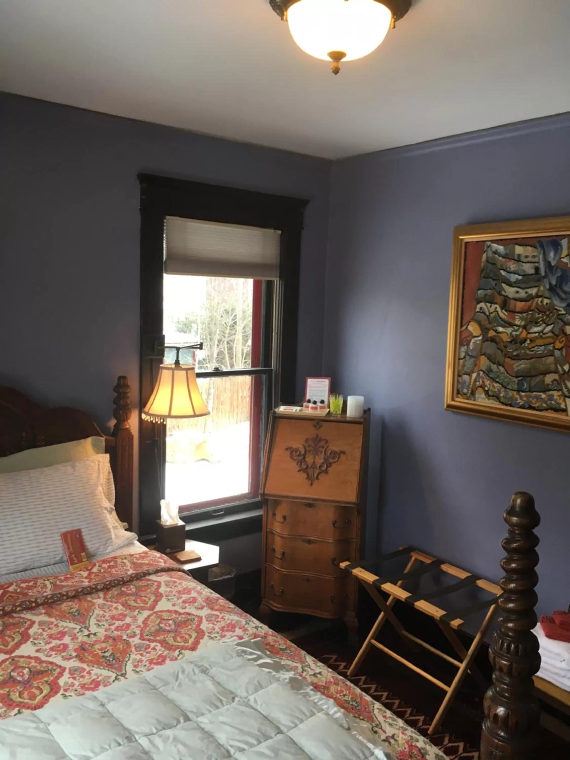 Bedroom, Bed in Burnt Toast Inn