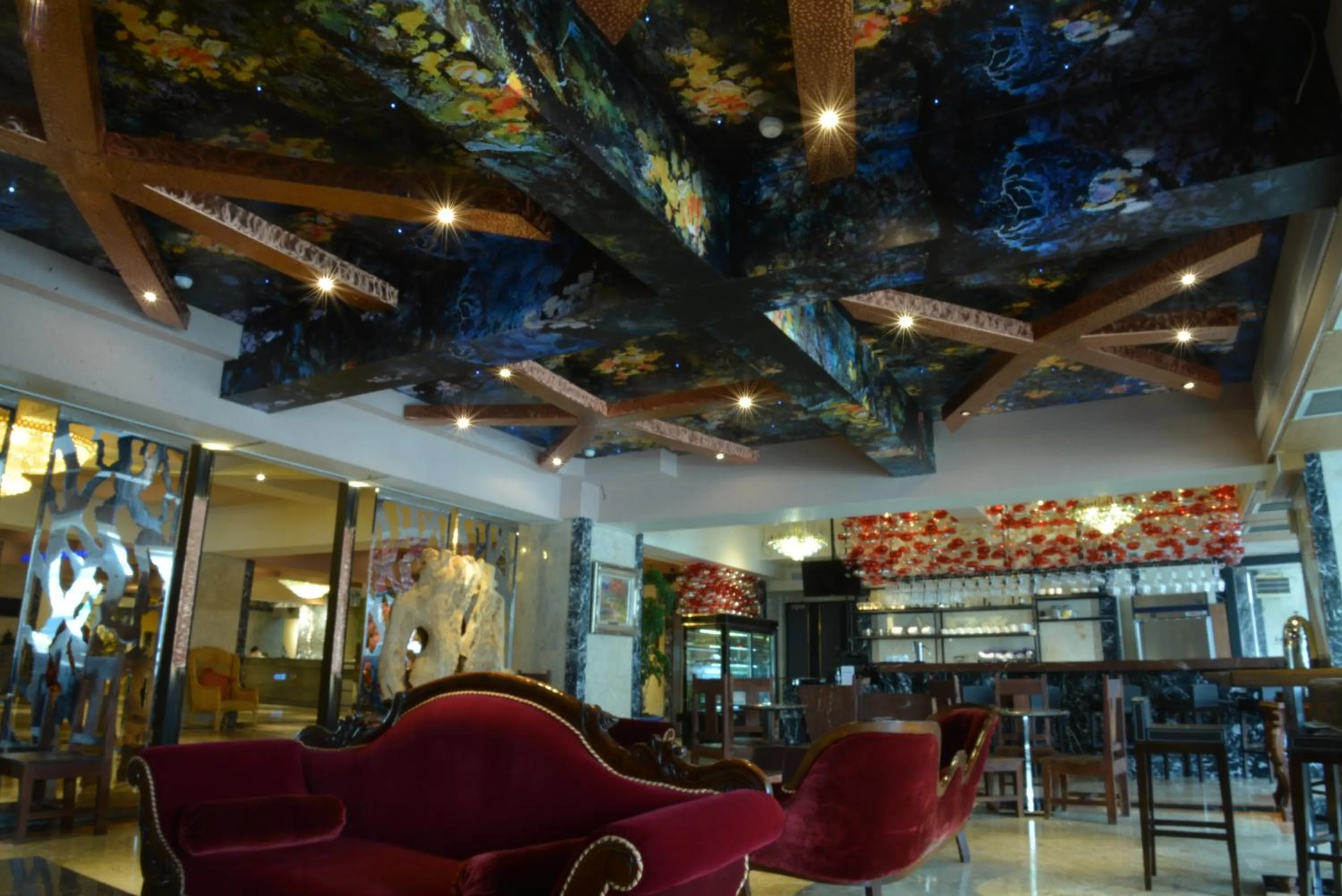 Communal lounge/ TV room in Kingship Hotel Kaohsiung Inter Continental