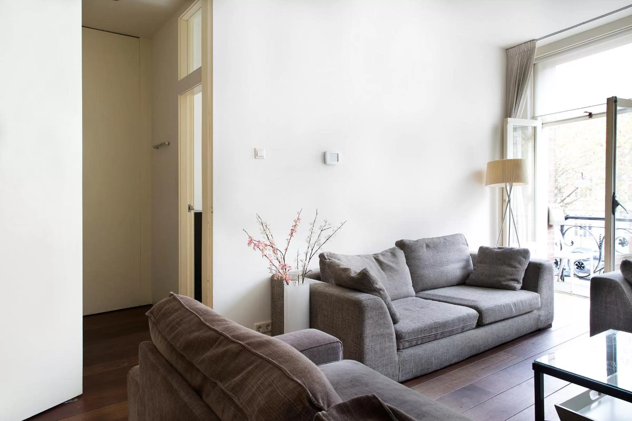 Living room, Seating Area in Marnix Modern: Supercentral 8P