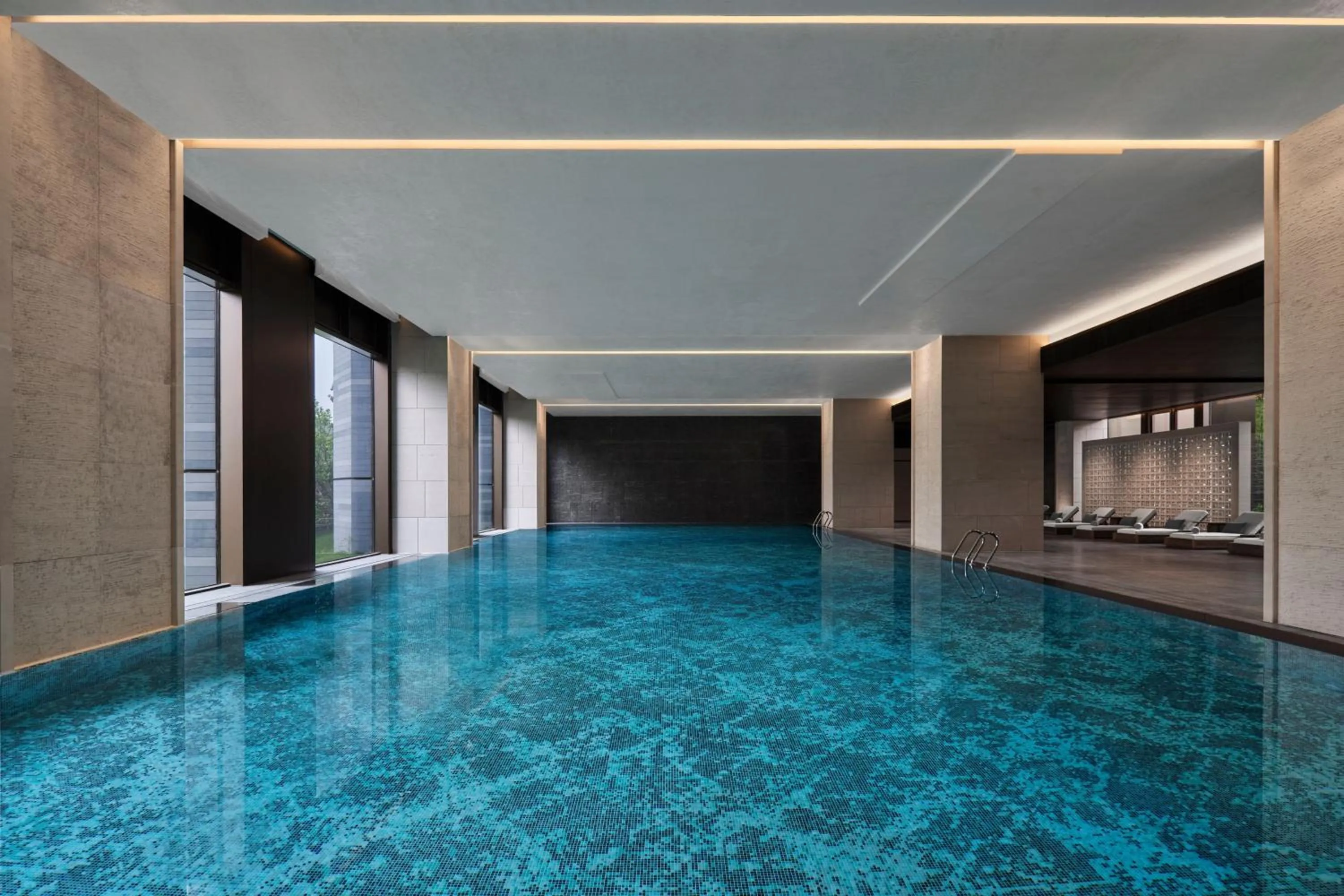 Swimming pool in Guangzhou Marriott Hotel Baiyun