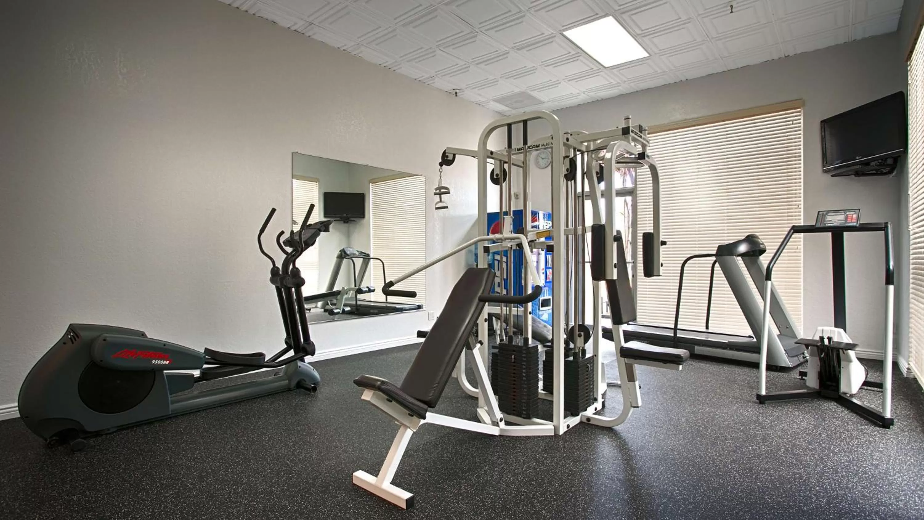 Fitness centre/facilities in Golden Sails Hotel