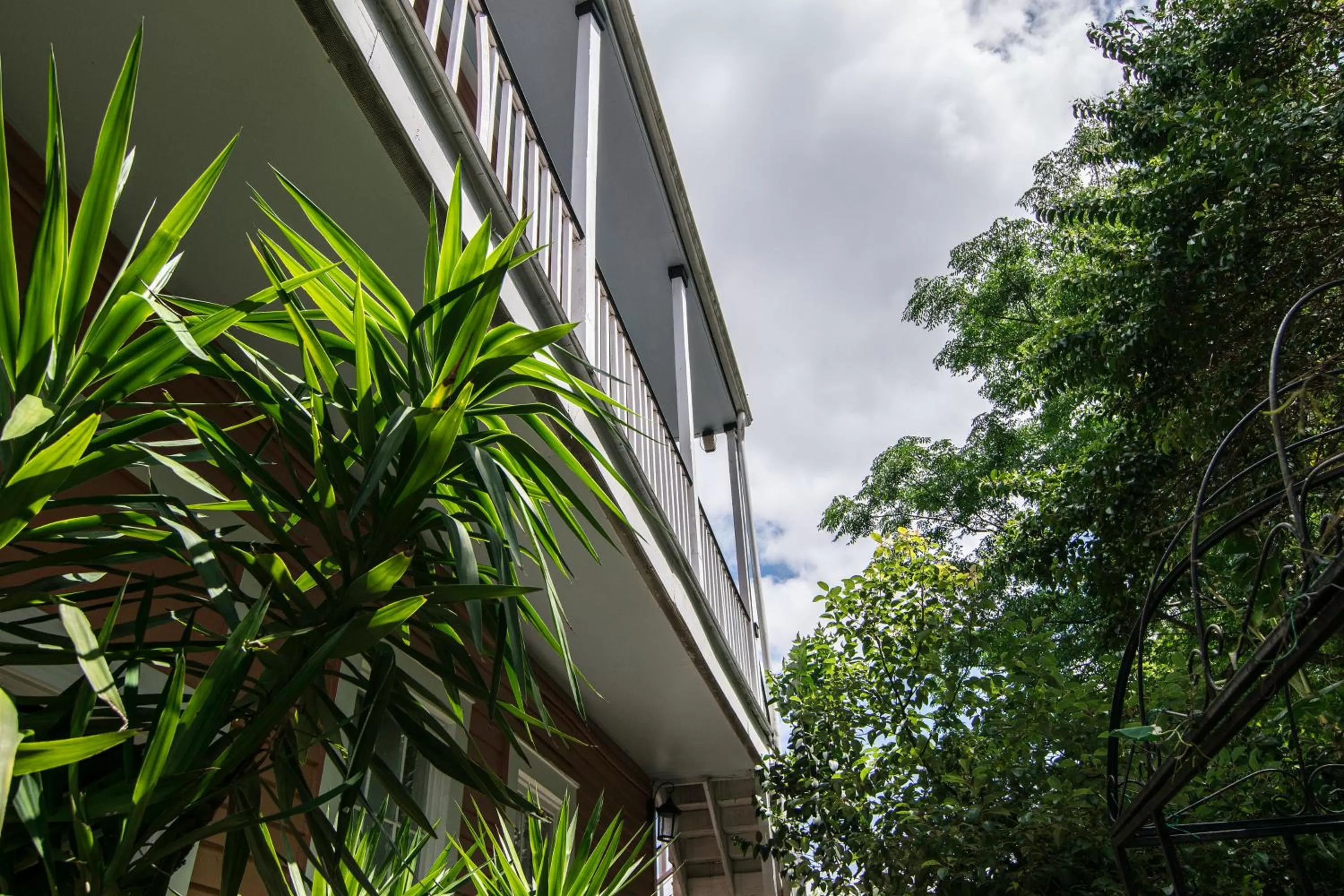 Property building in Rathbone Mansions New Orleans