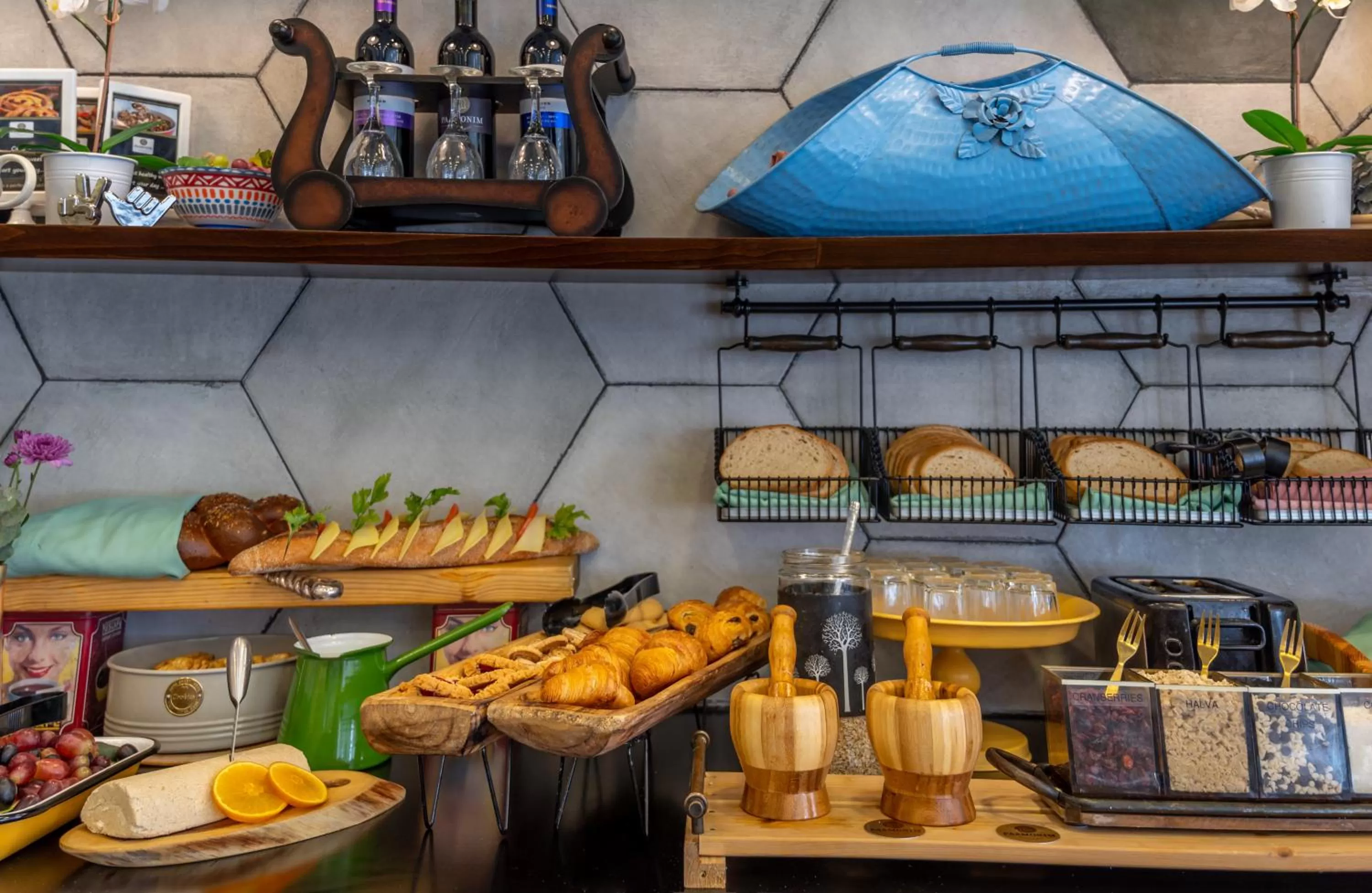 Buffet breakfast in Paamonim Hotel Jerusalem