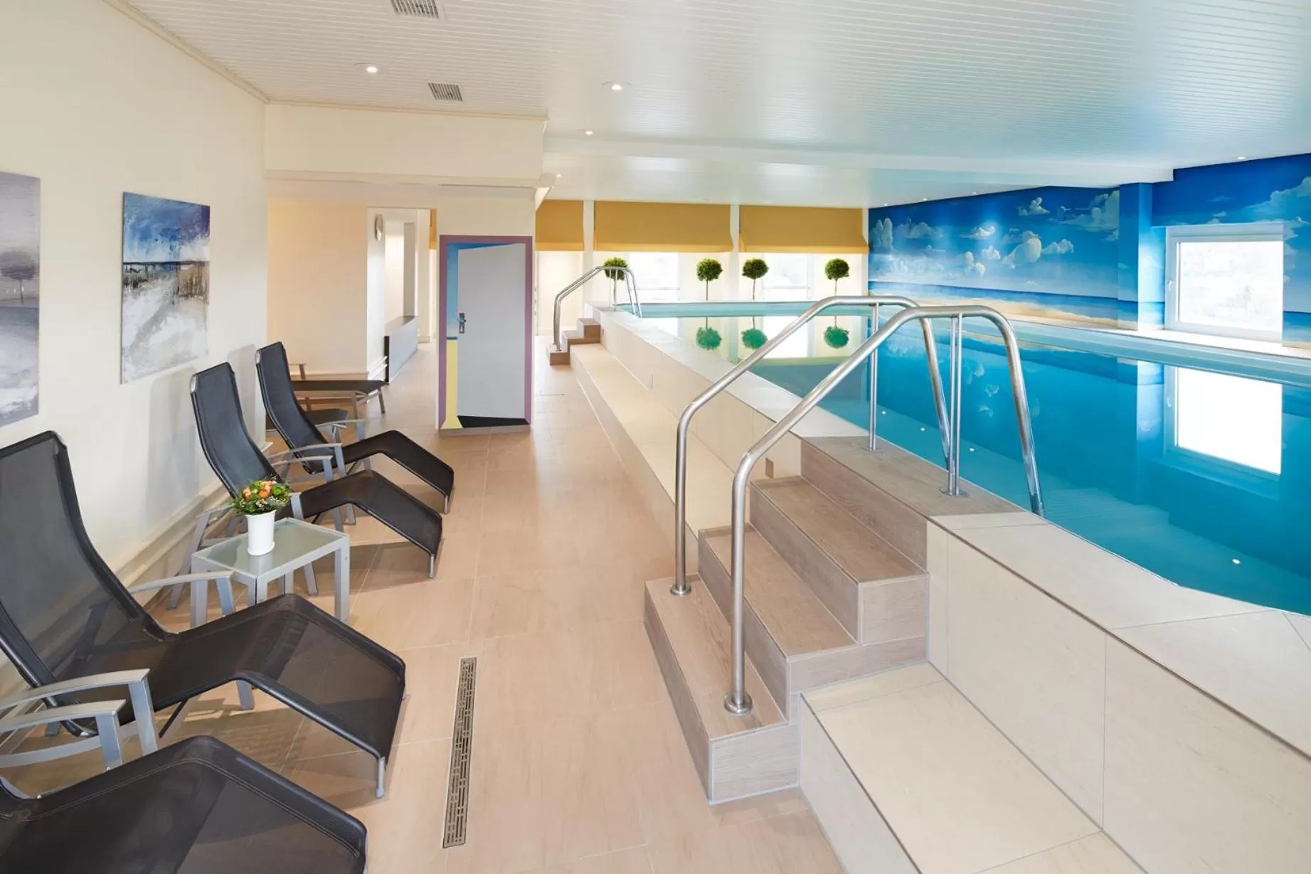 Swimming pool in Best Western Plus Arosa Hotel