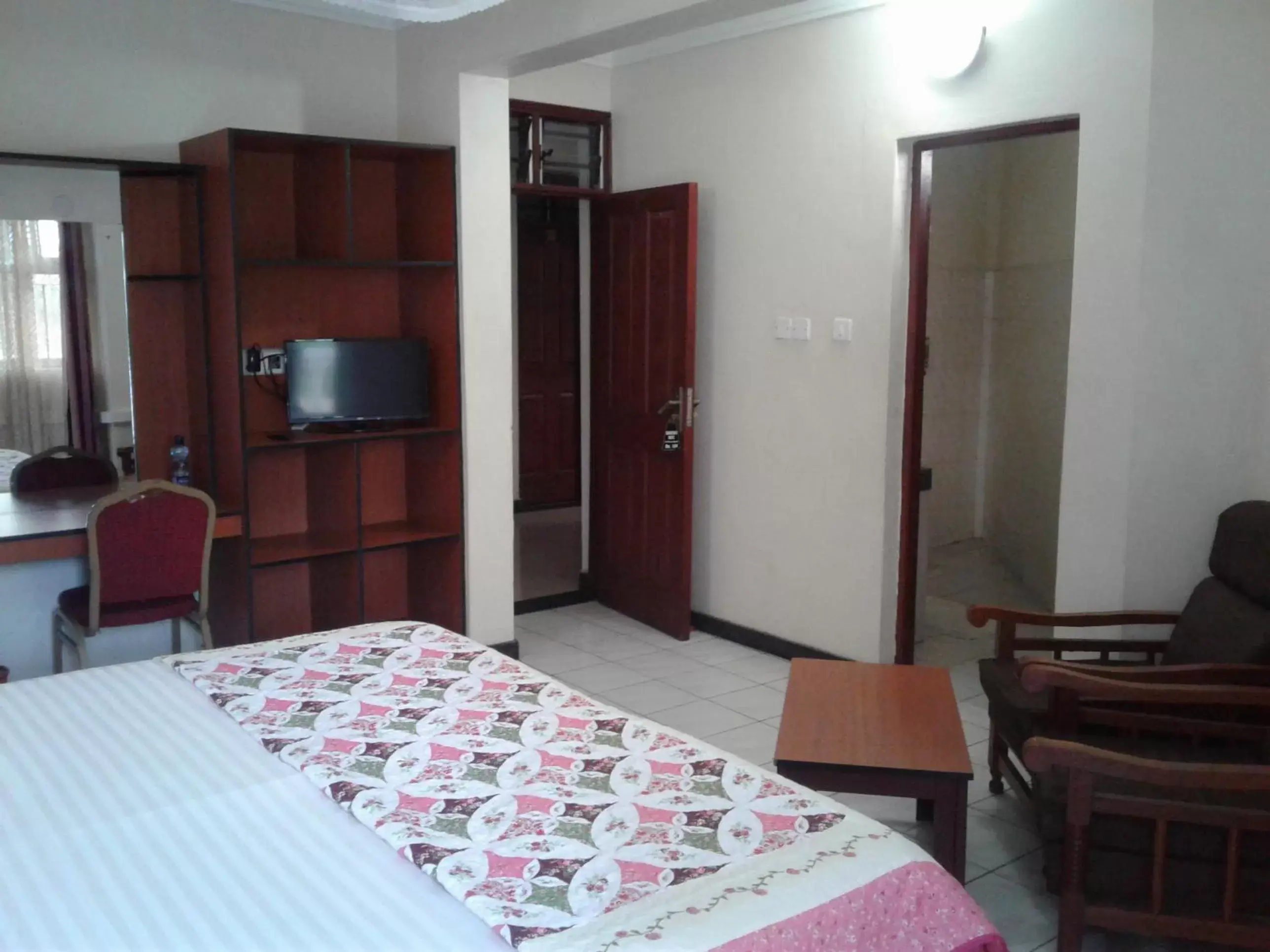 Deluxe King Room - single occupancy in Coastgate Hotel Deluxe King Room - single occupancy in Coastgate Hotel