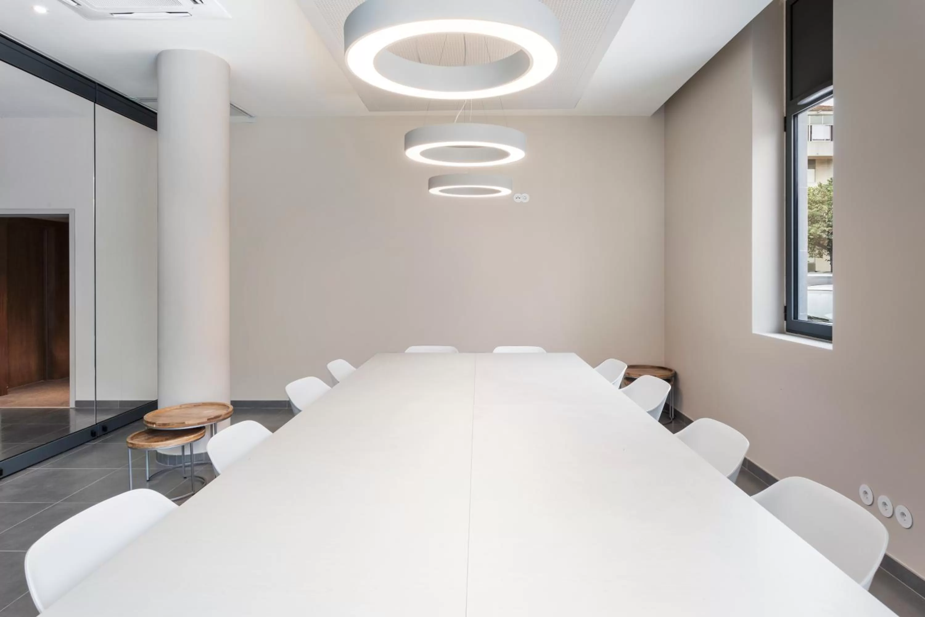 Meeting/conference room, Bed in B&B HOTEL Lisboa Montijo