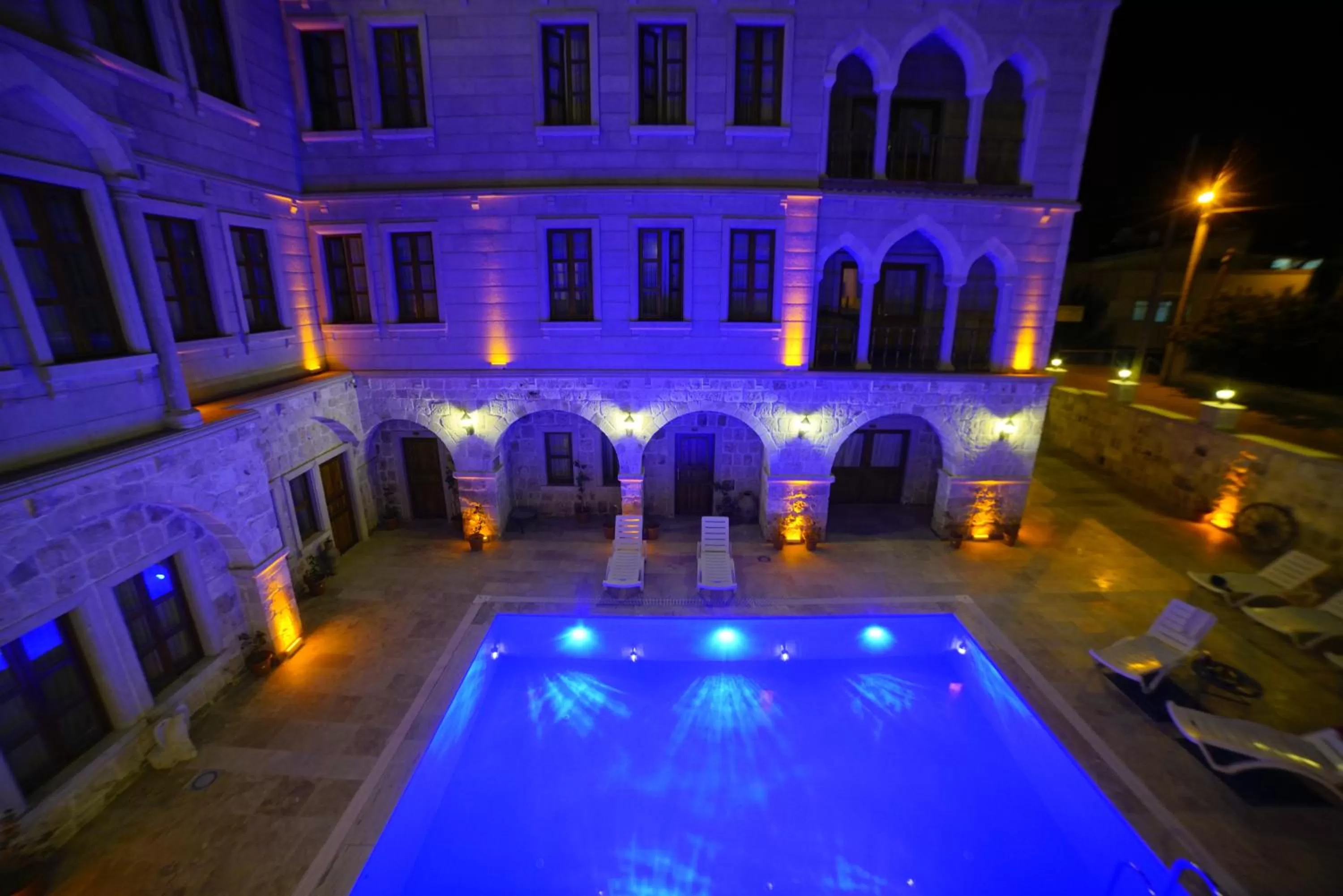 Swimming pool in Grand Cappadocia Hotel