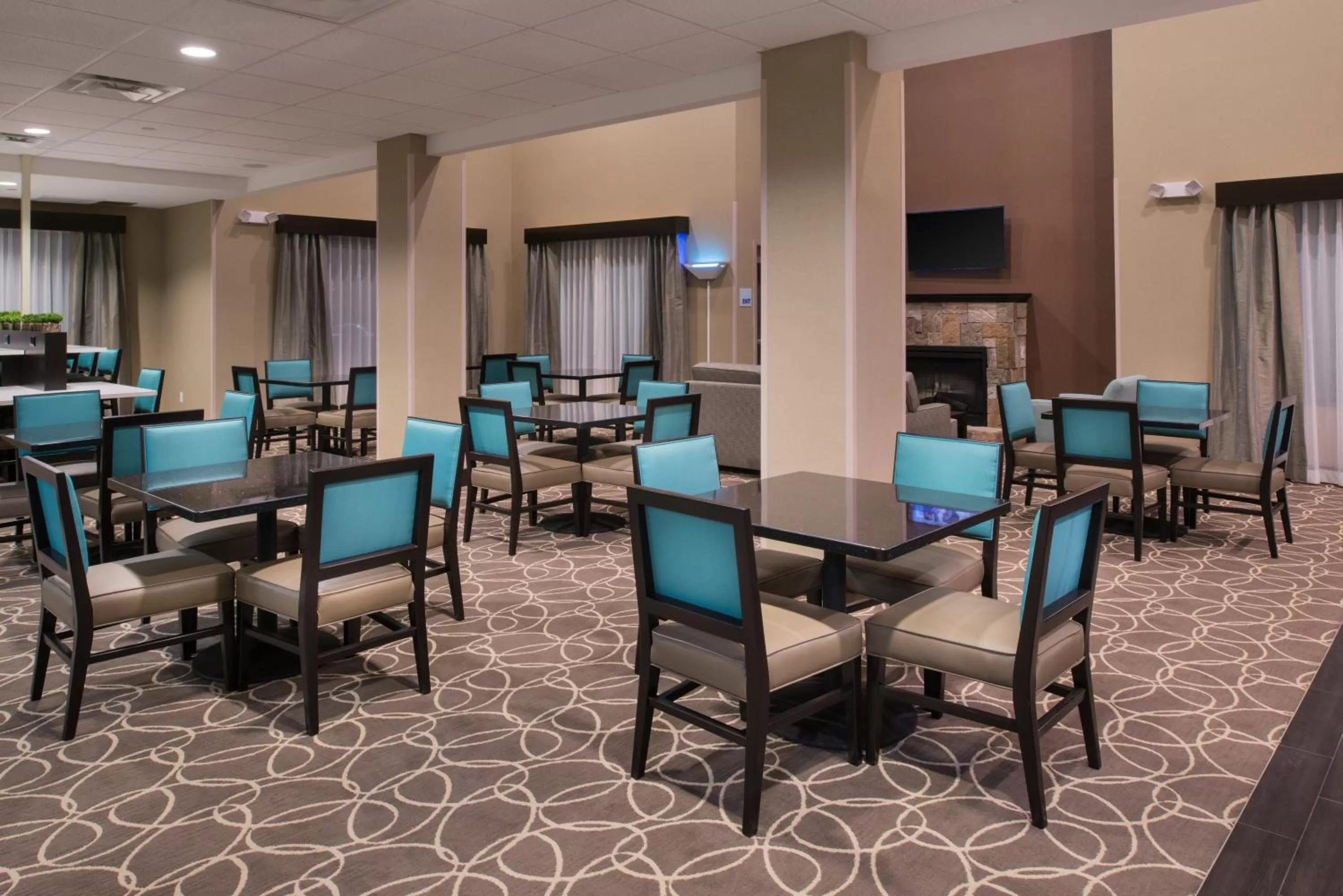 Breakfast in Holiday Inn Express & Suites Bakersfield Airport by IHG