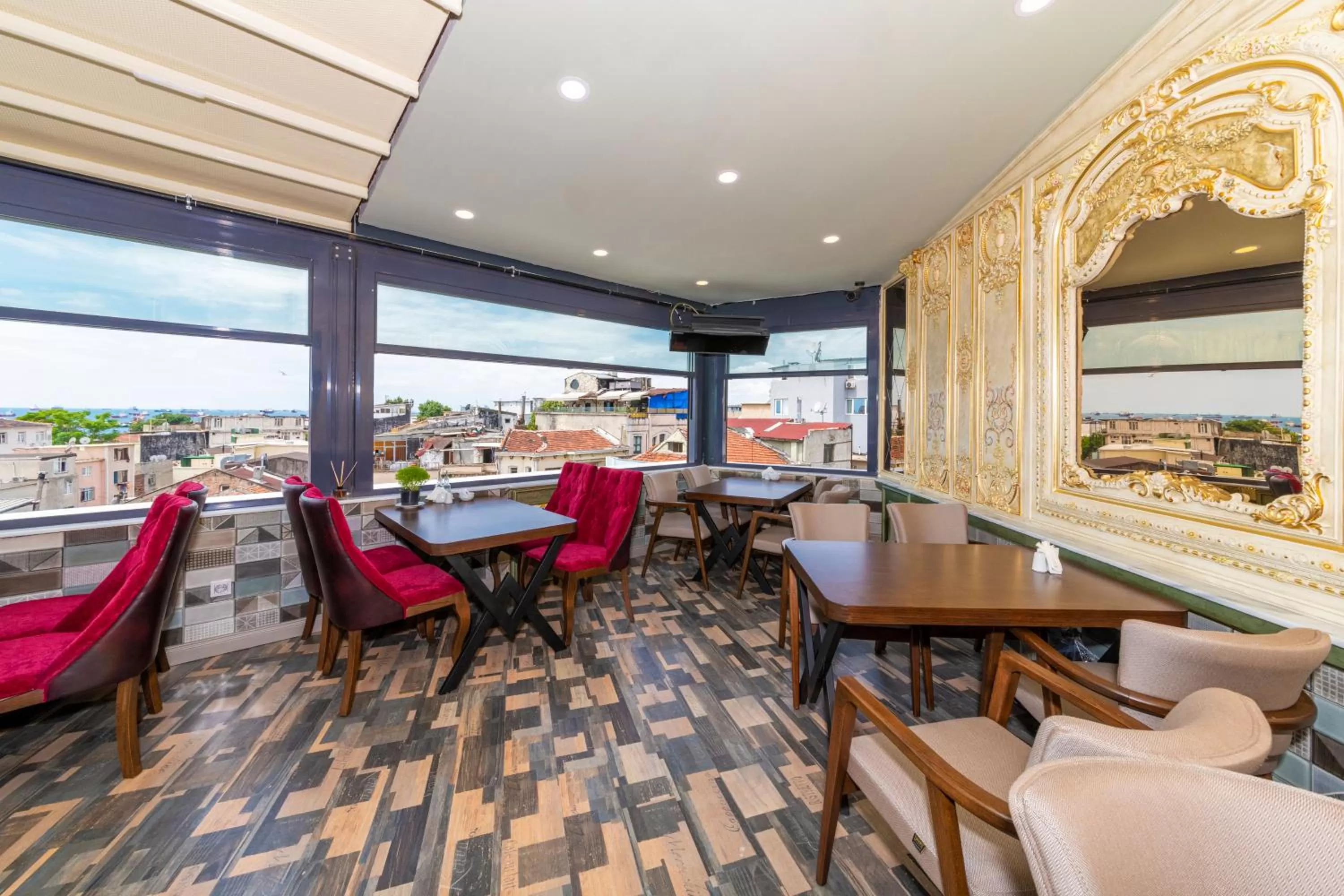 Restaurant/places to eat in Golden Sand Hotel